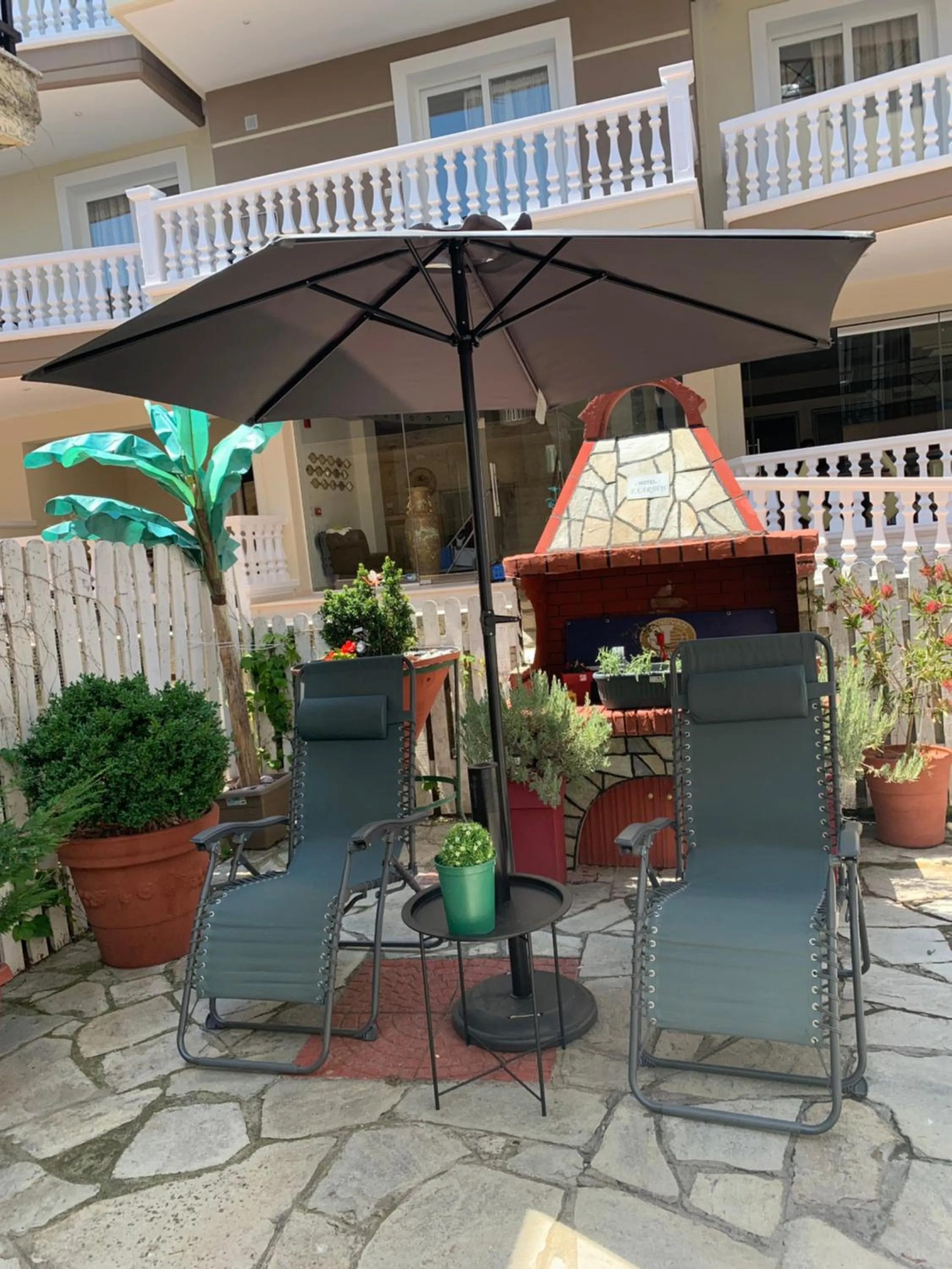 Garden in Hotel Exarhos