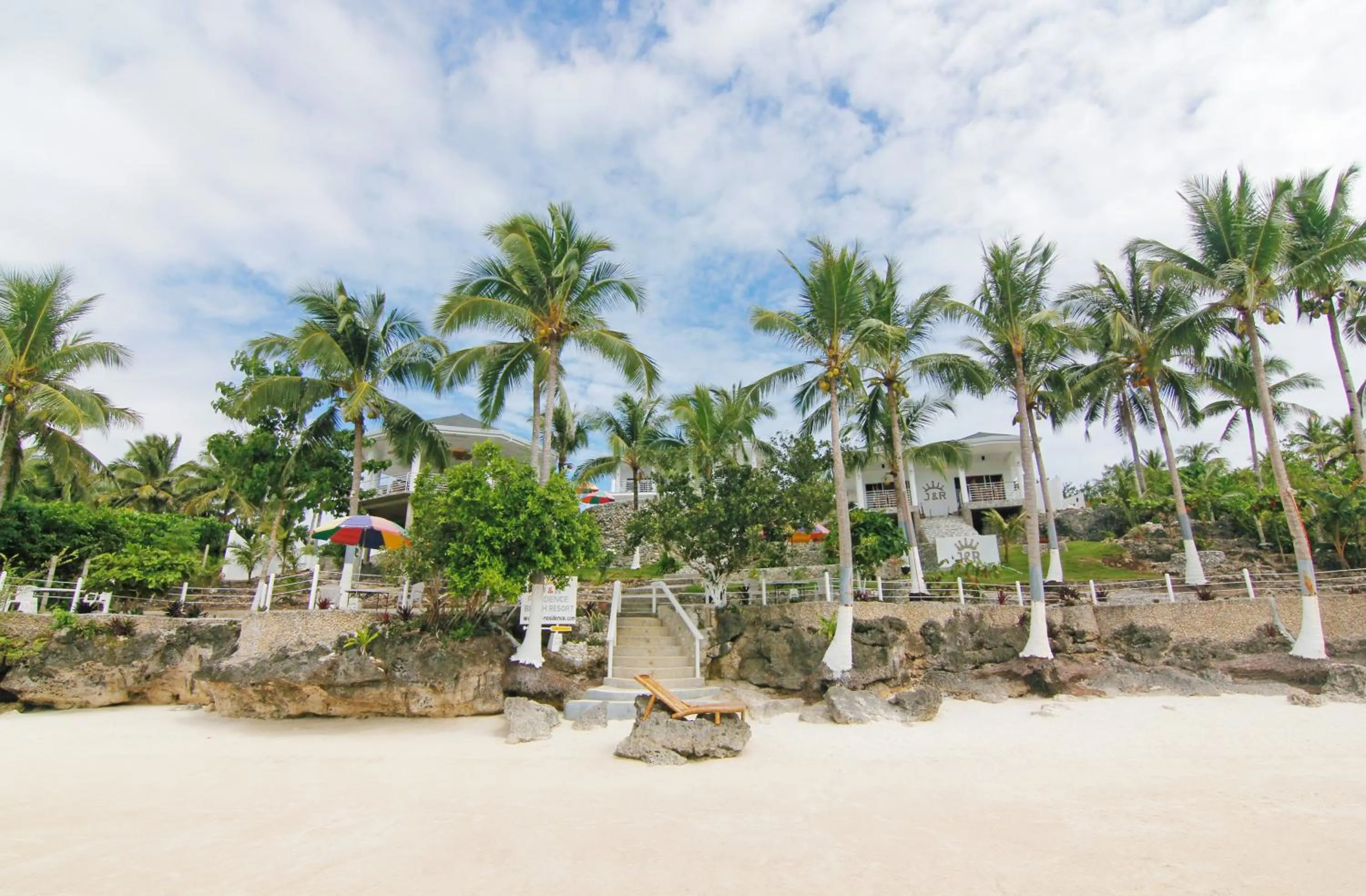 Beach in J&R Residence