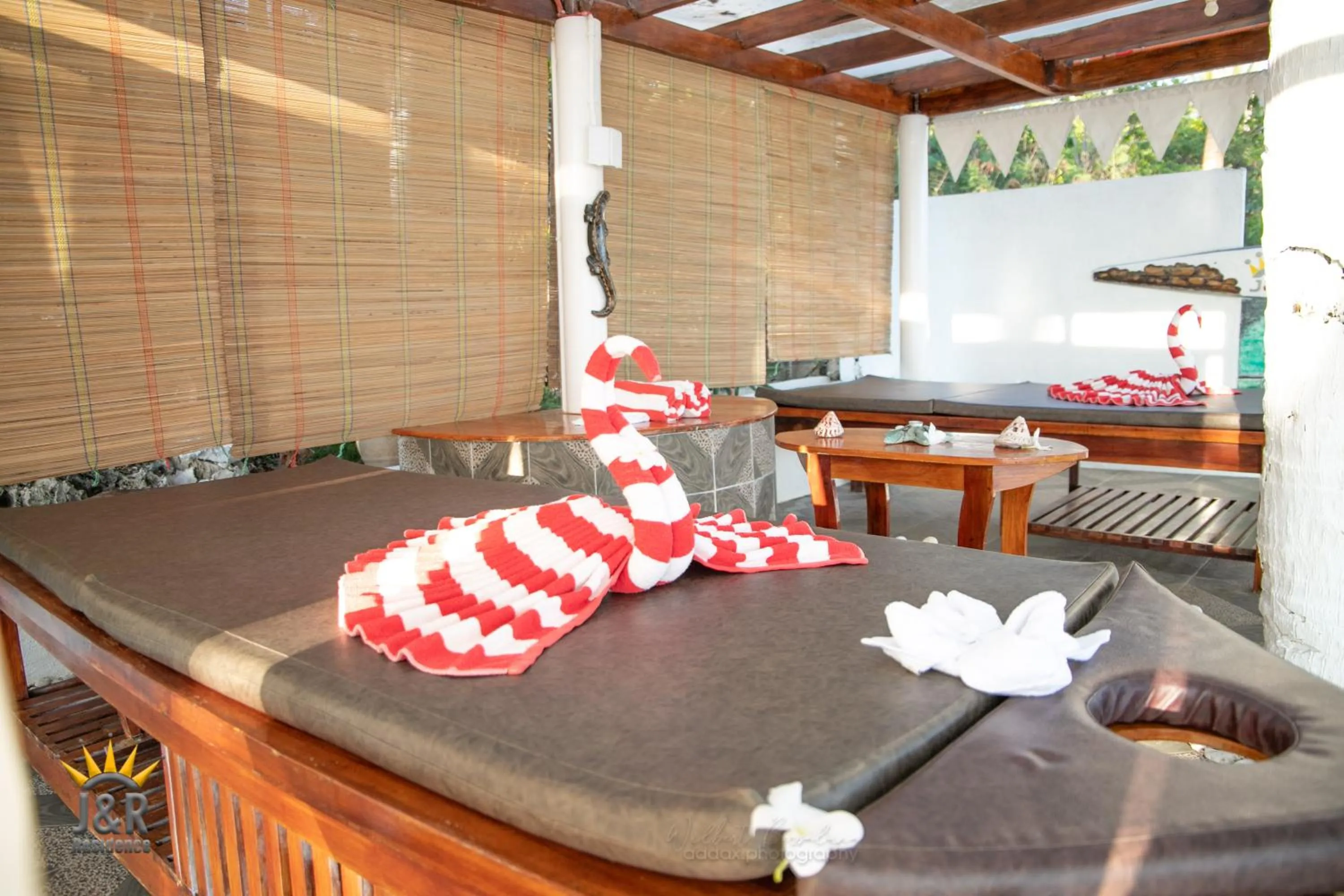 Massage in J&R Residence