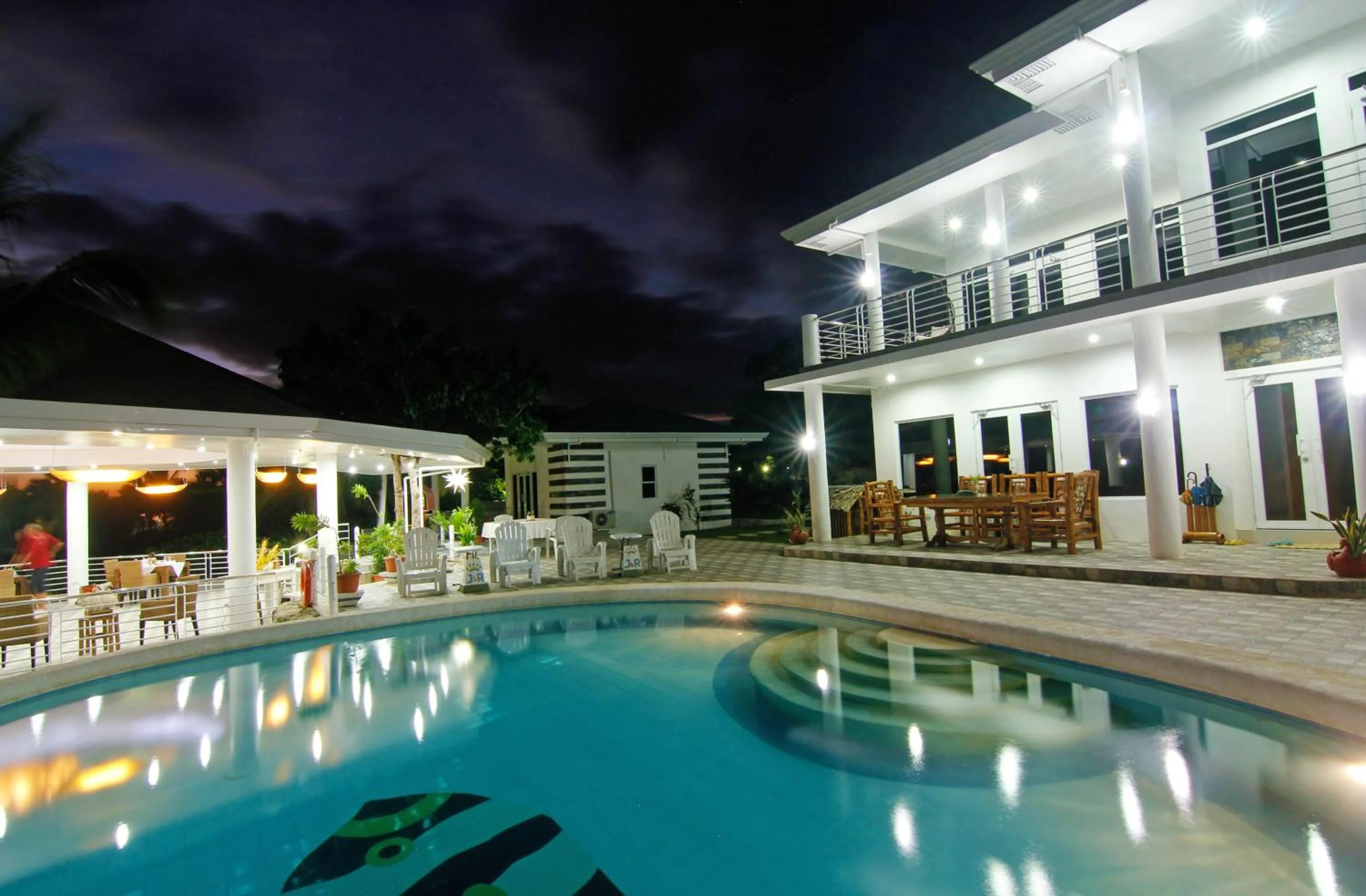 Swimming pool in J&R Residence