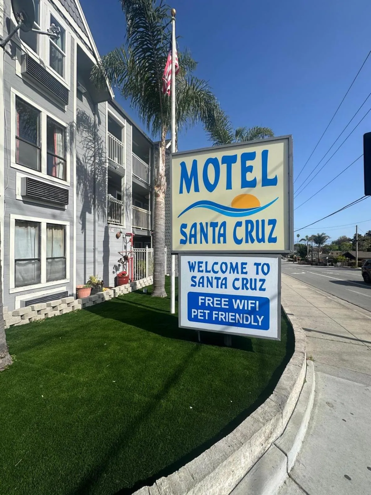 Property logo or sign in Motel Santa Cruz