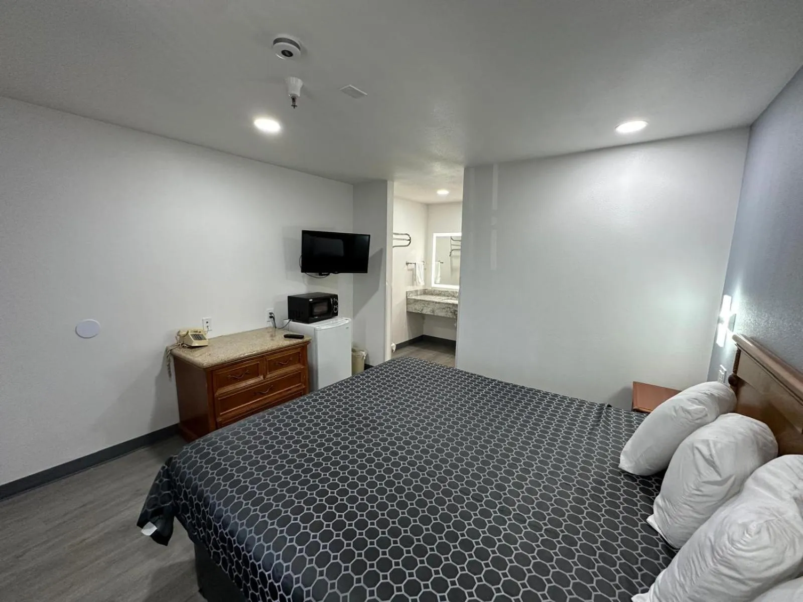 Bed in Motel Santa Cruz