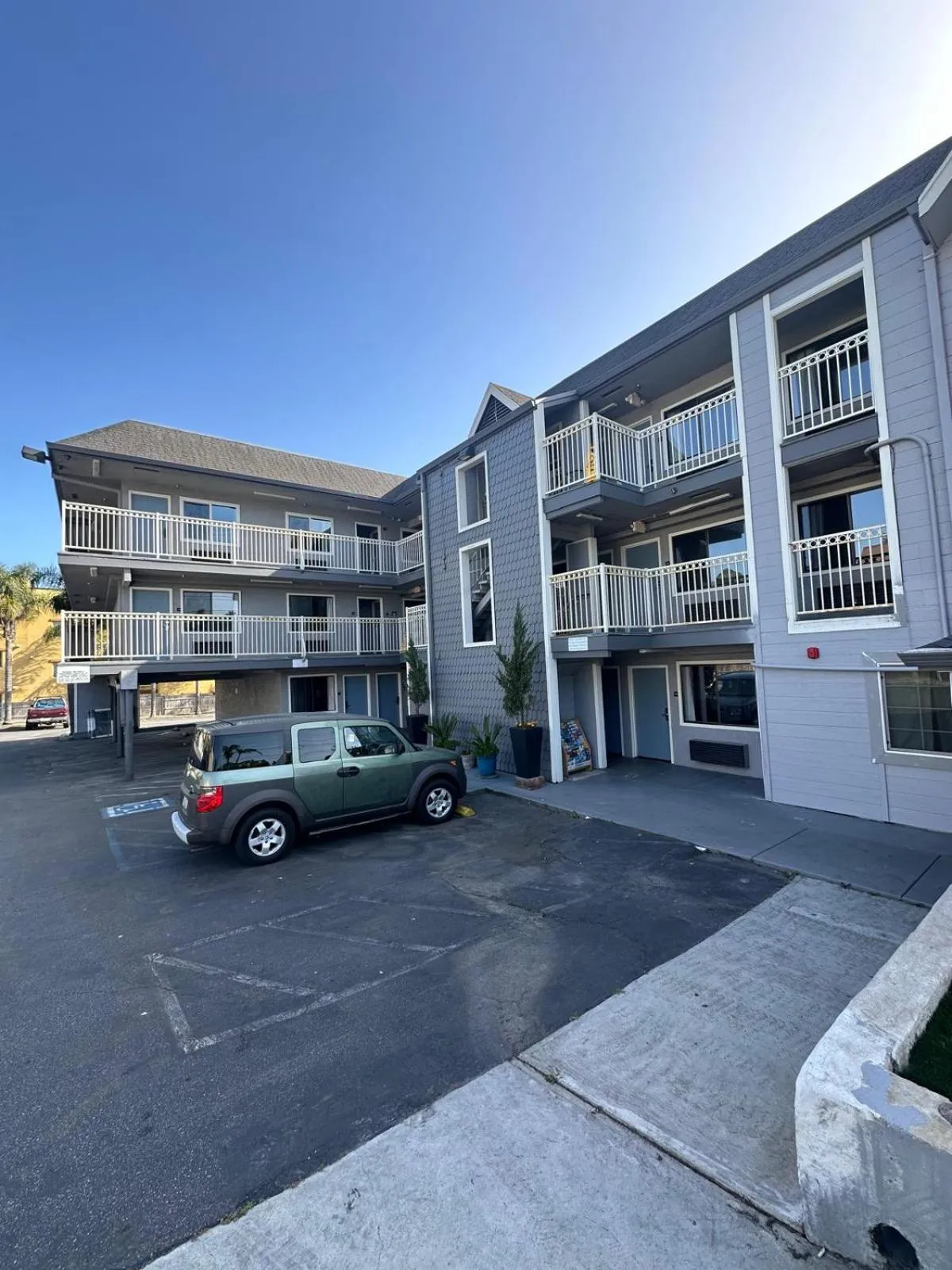 Property building in Motel Santa Cruz