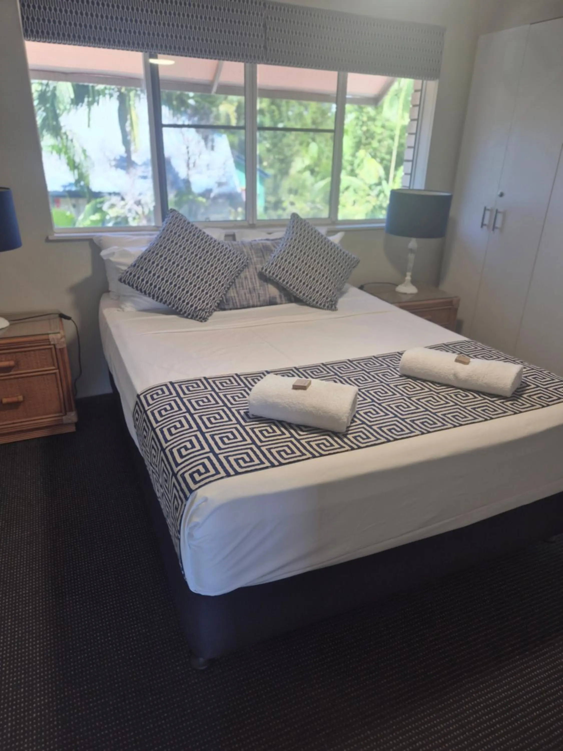 Bedroom, Bed in Excellsior Apartments