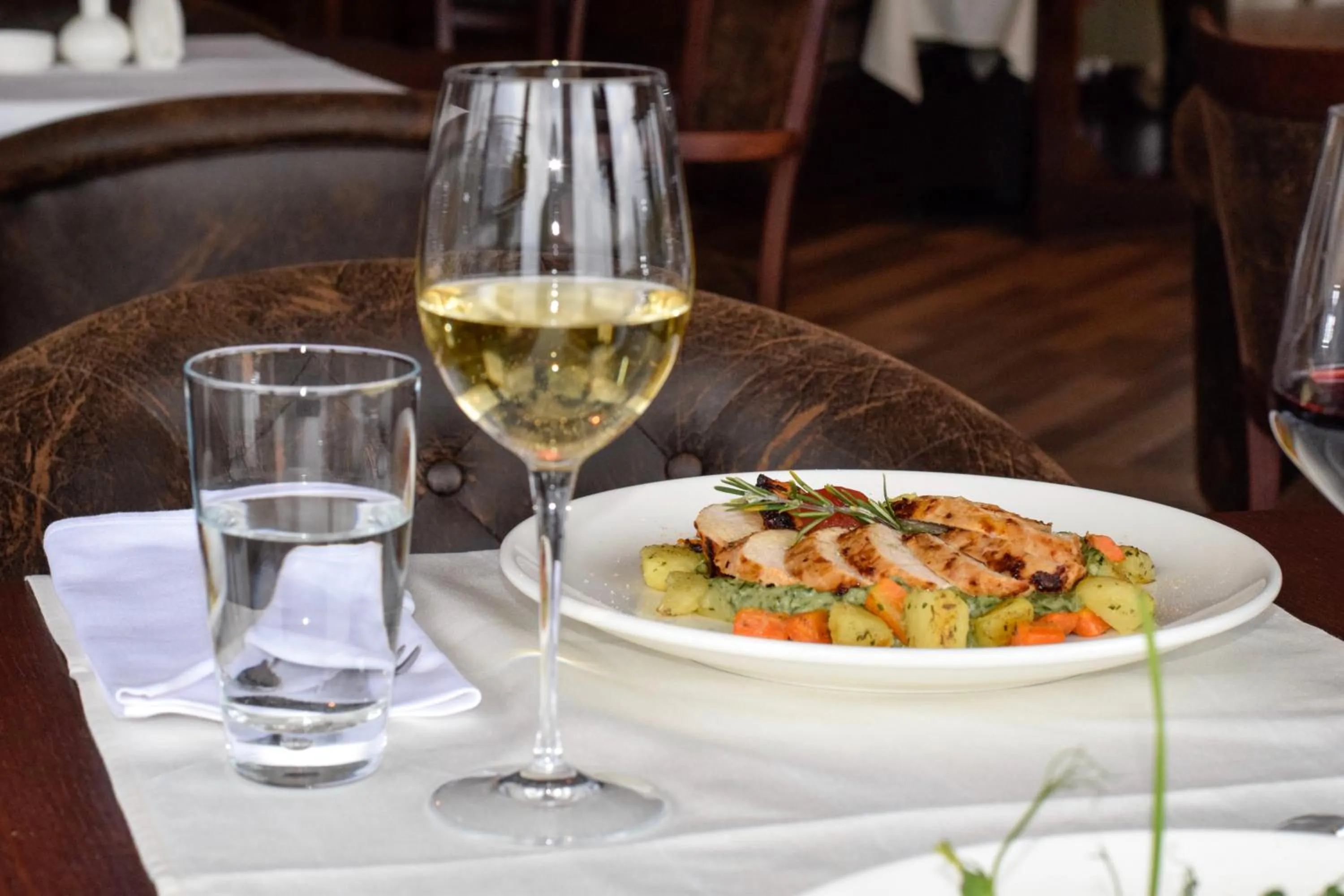 Restaurant/places to eat in Bahus Inn