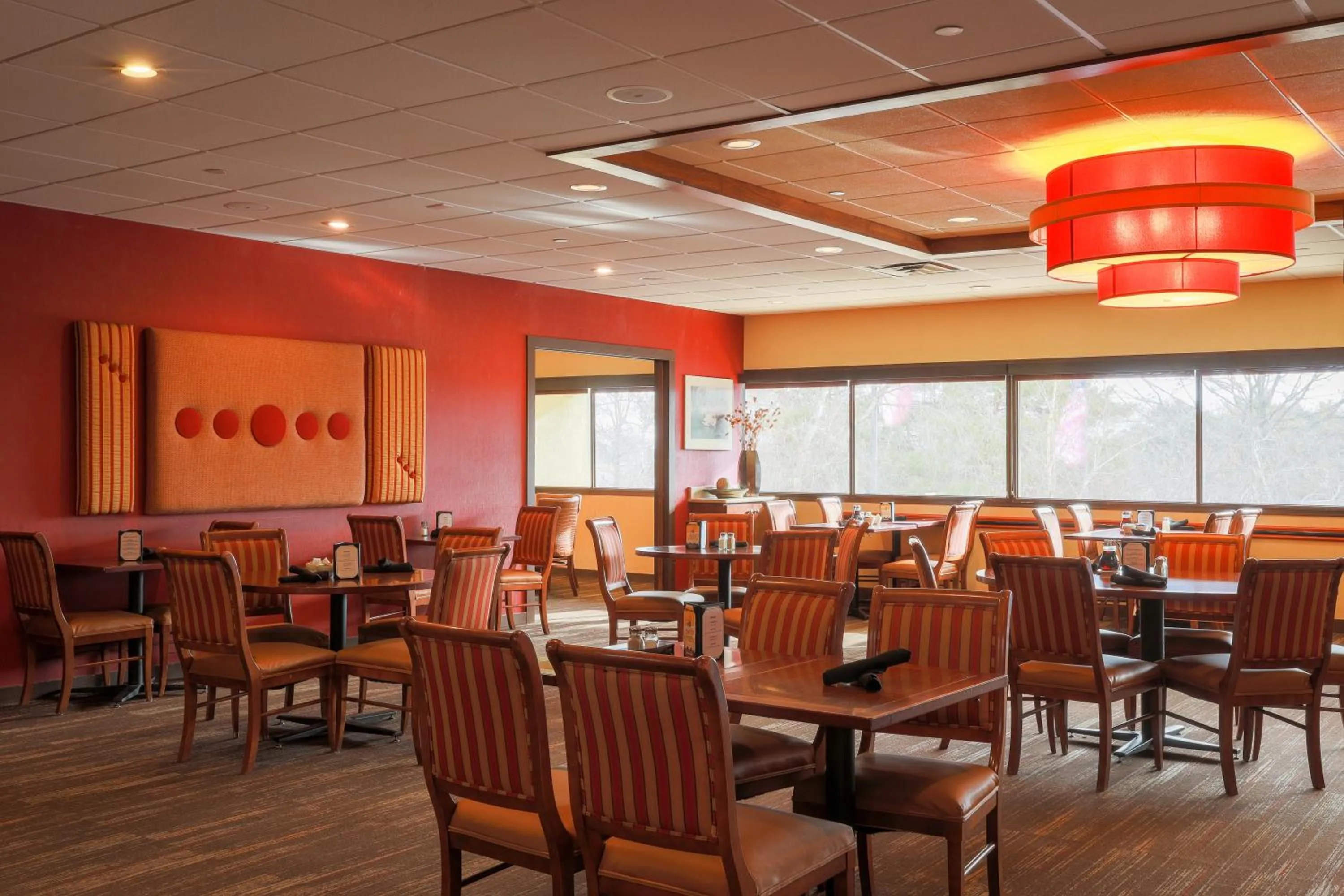 Restaurant/places to eat in Gateway Hotel and Conference Center