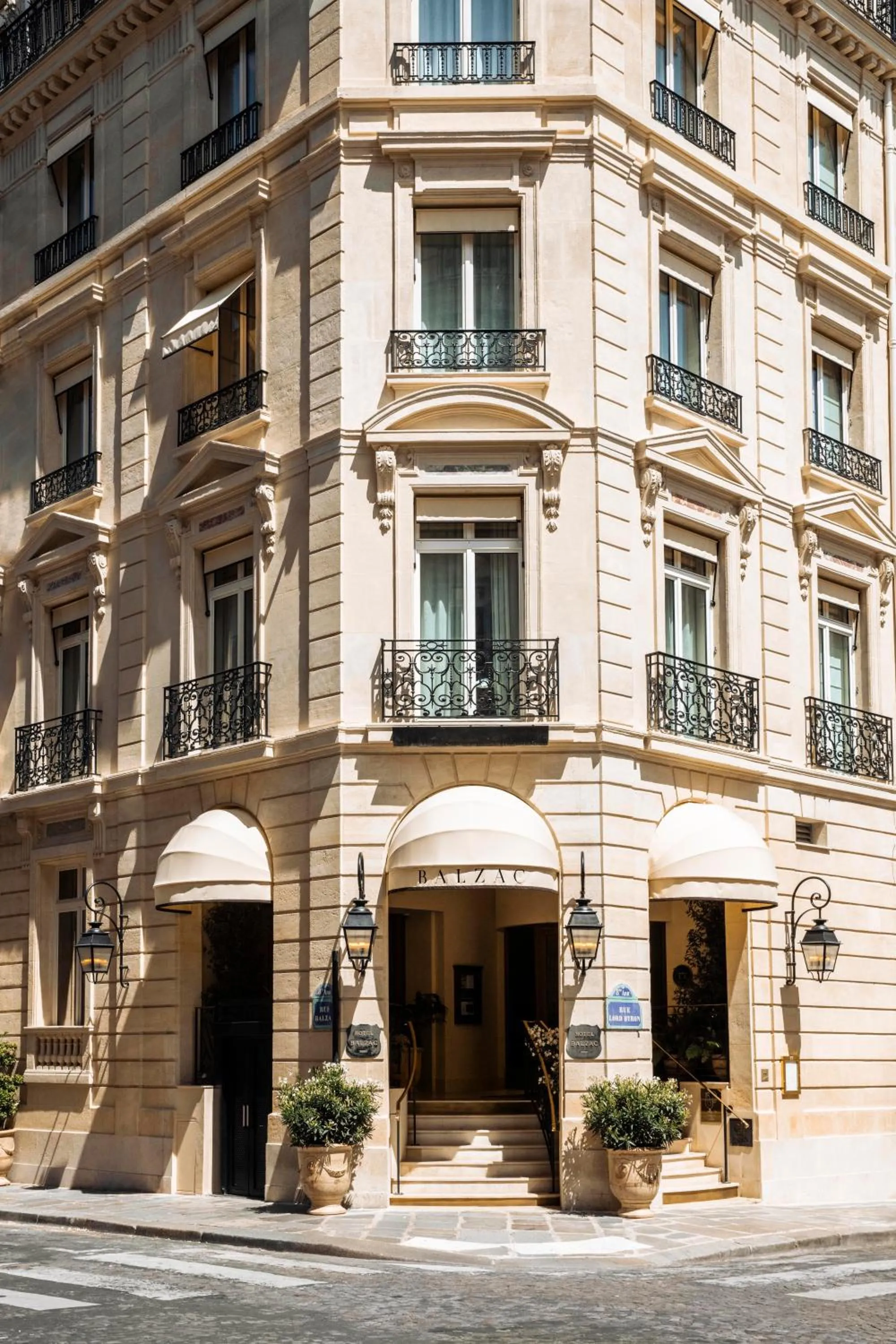 Property building in Hôtel Balzac Paris & Spa Ikoï