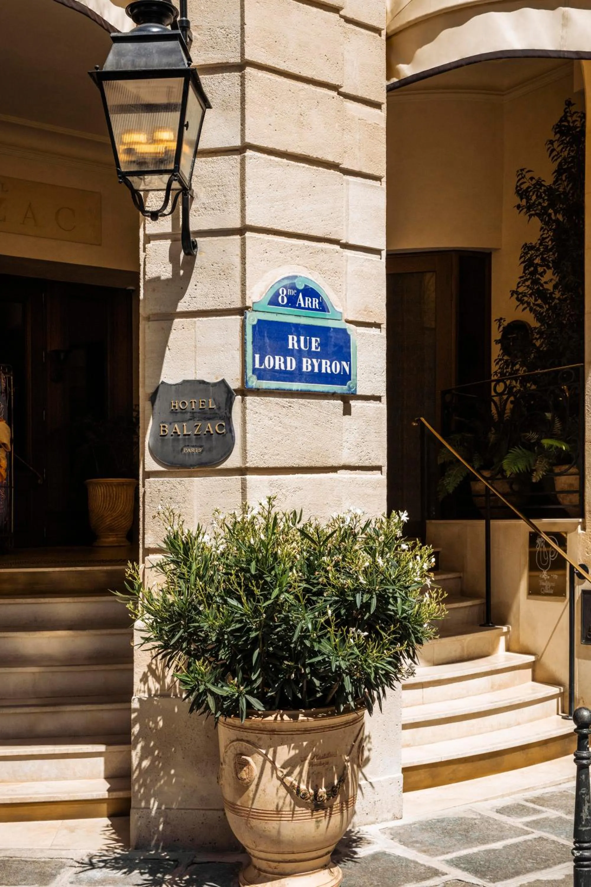 Facade/entrance in Hôtel Balzac Paris & Spa Ikoï
