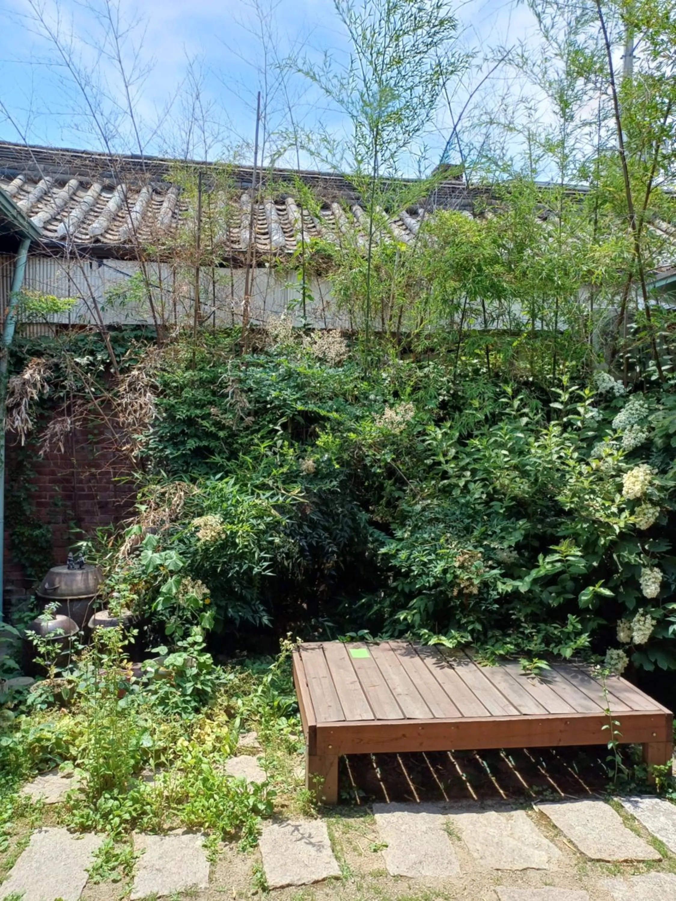 Garden in Gongsimga Hanok Guesthouse