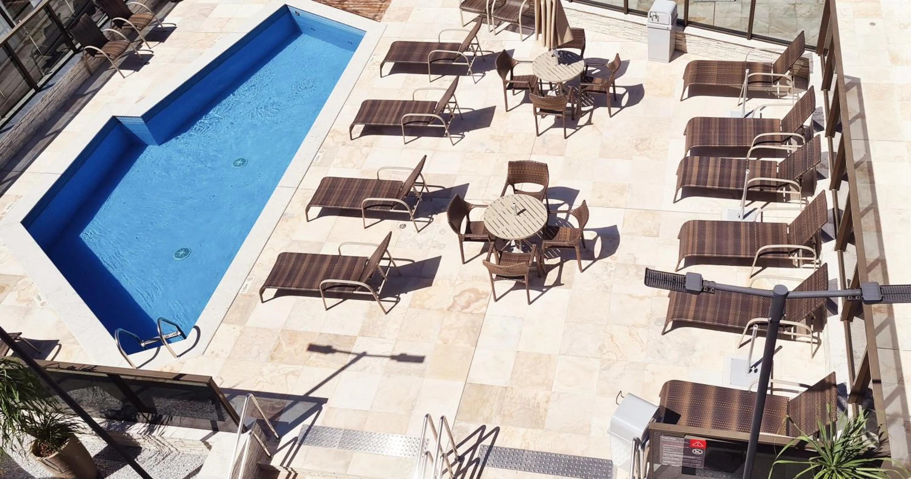 Swimming pool in Transamerica Fit Recife