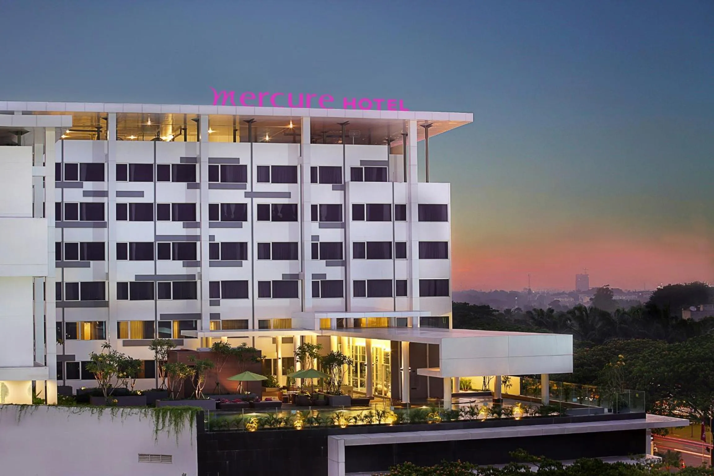 Facade/entrance in Mercure Serpong Alam Sutera
