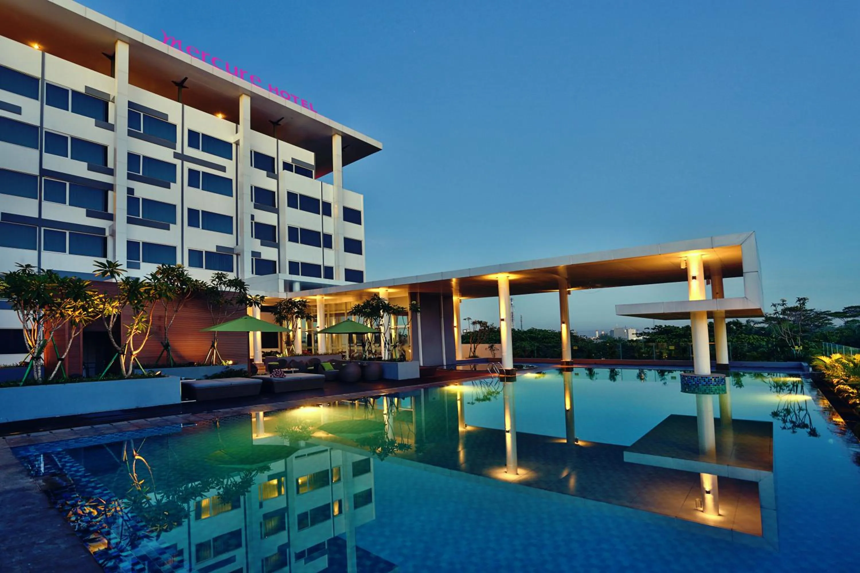 Facade/entrance in Mercure Serpong Alam Sutera