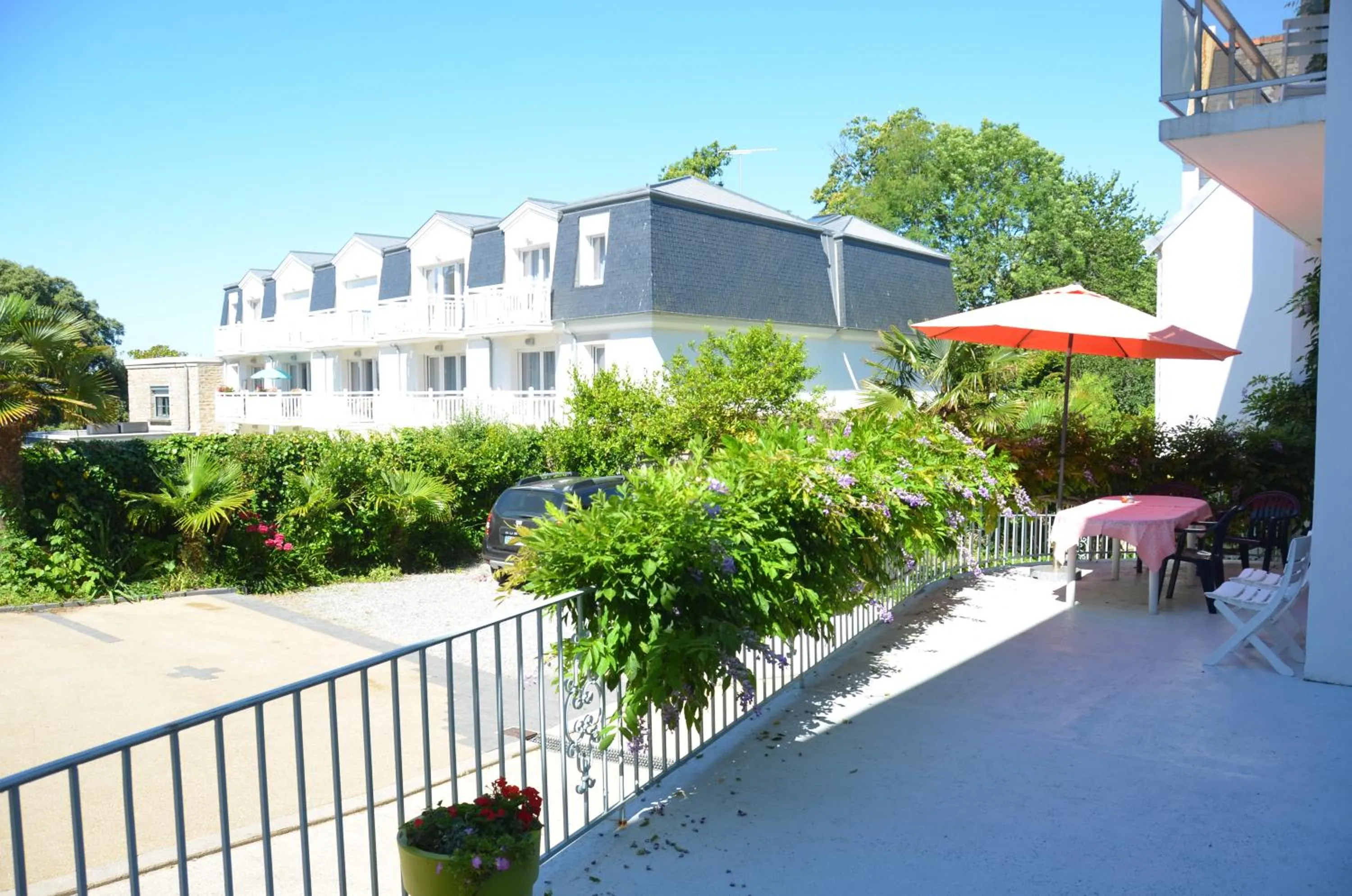 Property building in Hotel Ker Vennaik