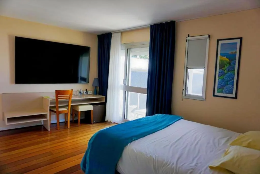 TV and multimedia, Bed in Hotel Ker Vennaik