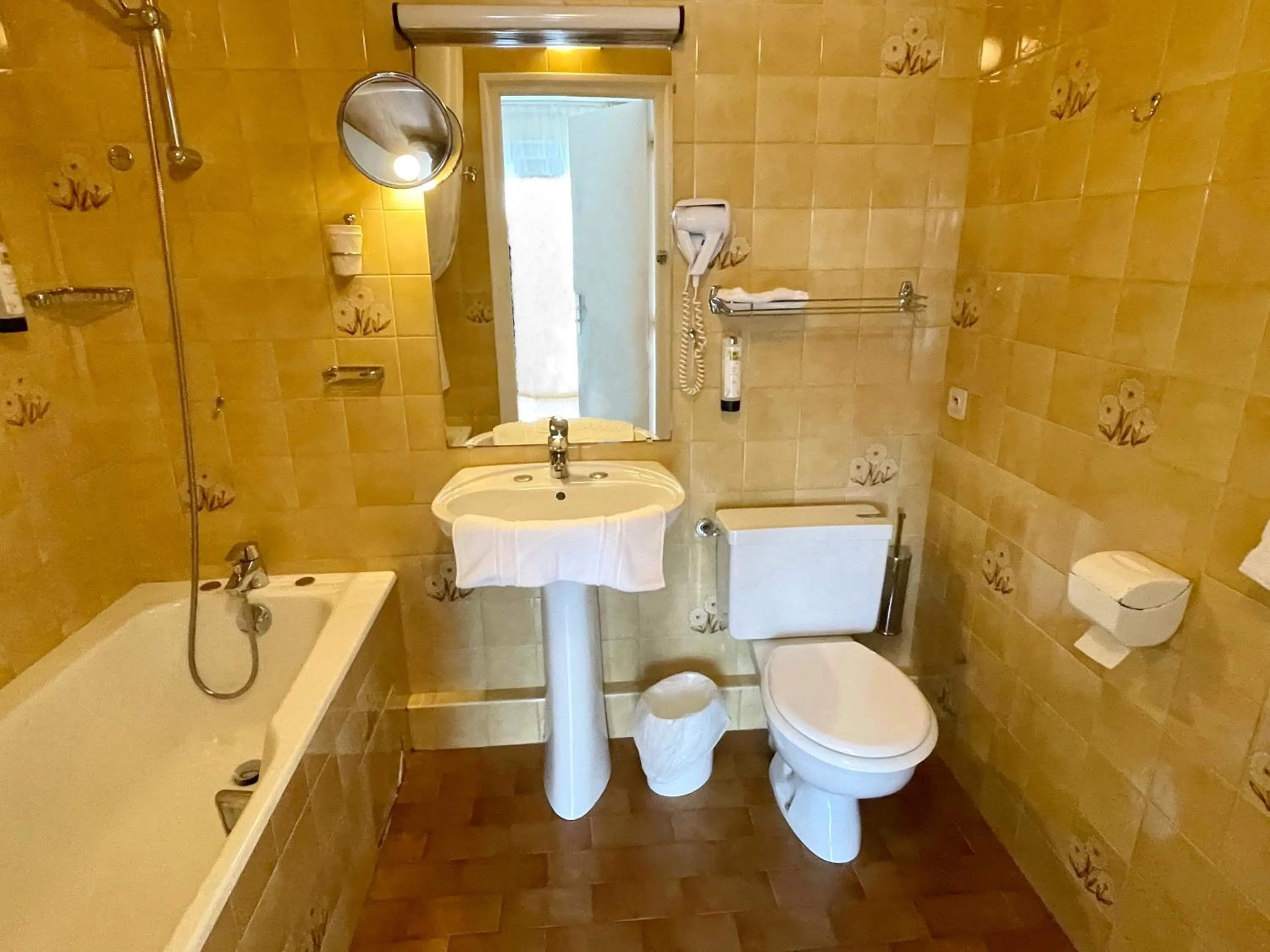 Toilet in Hotel Ker Vennaik