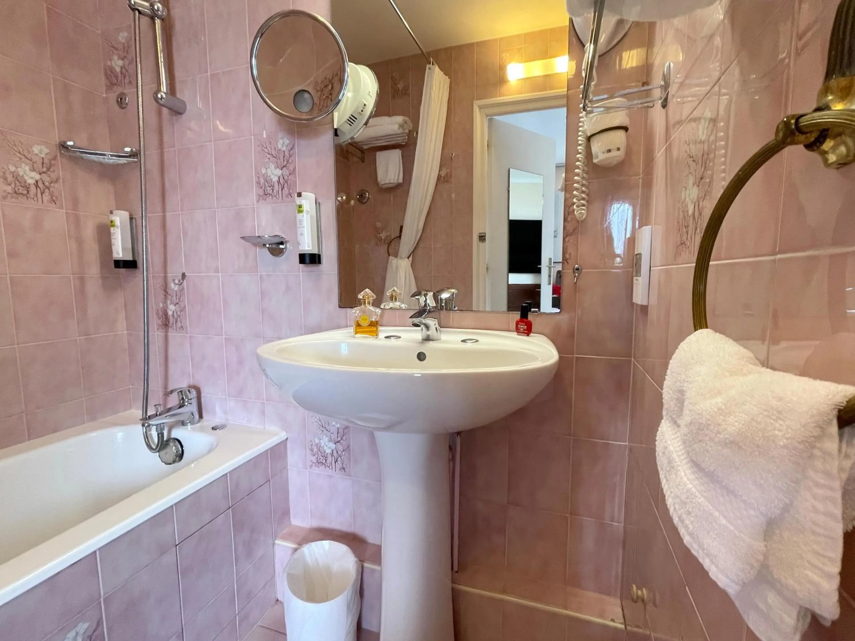 Bathroom in Hotel Ker Vennaik