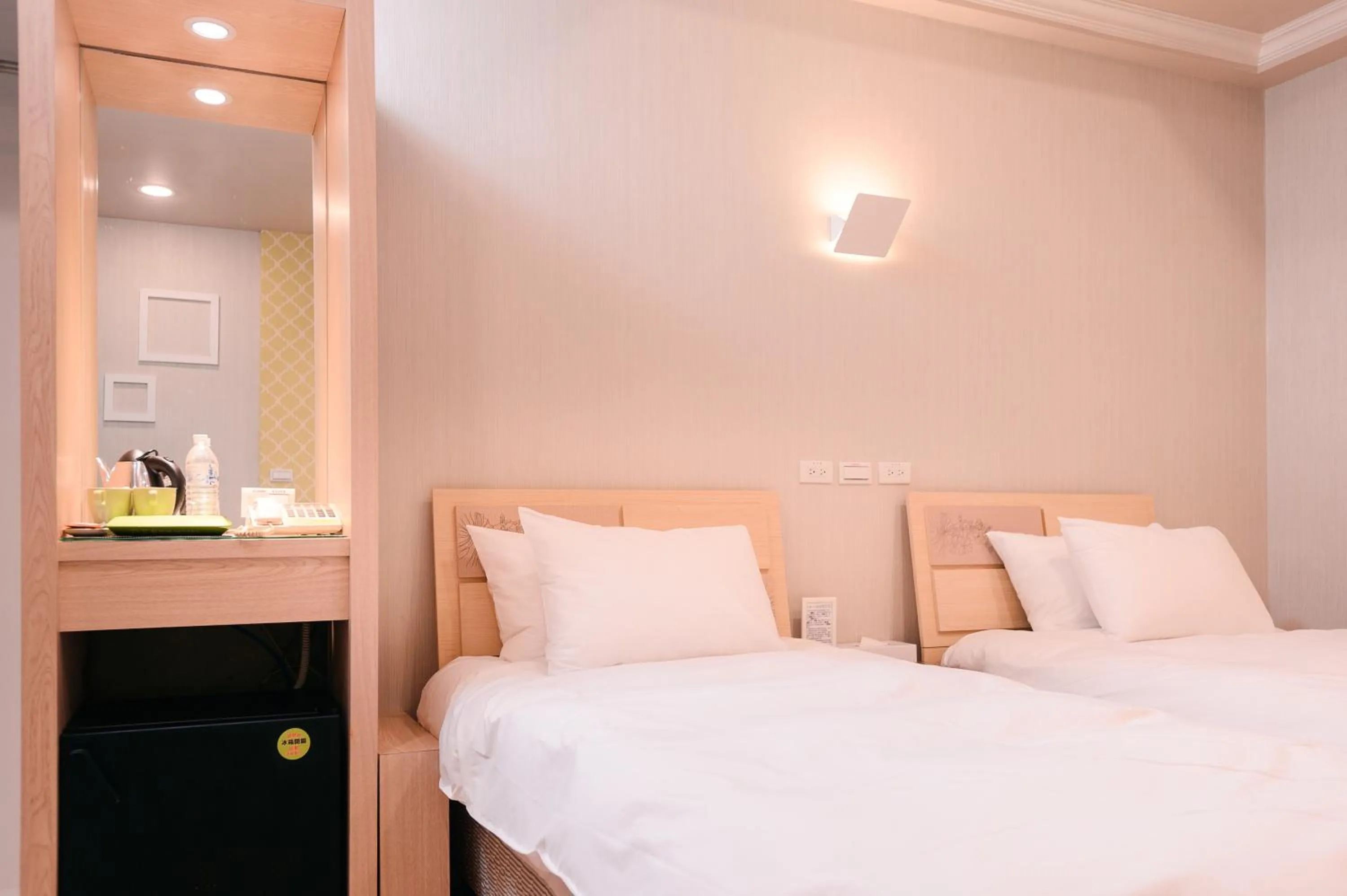 Photo of the whole room, Bed in Guest Motel-Zhubei