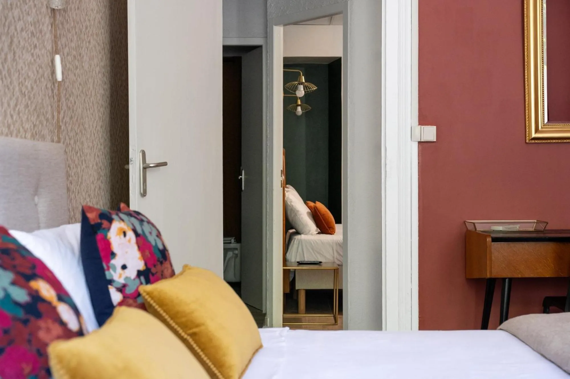 Bed in Grand Hotel De La Poste - Lyon Sud - Vienne