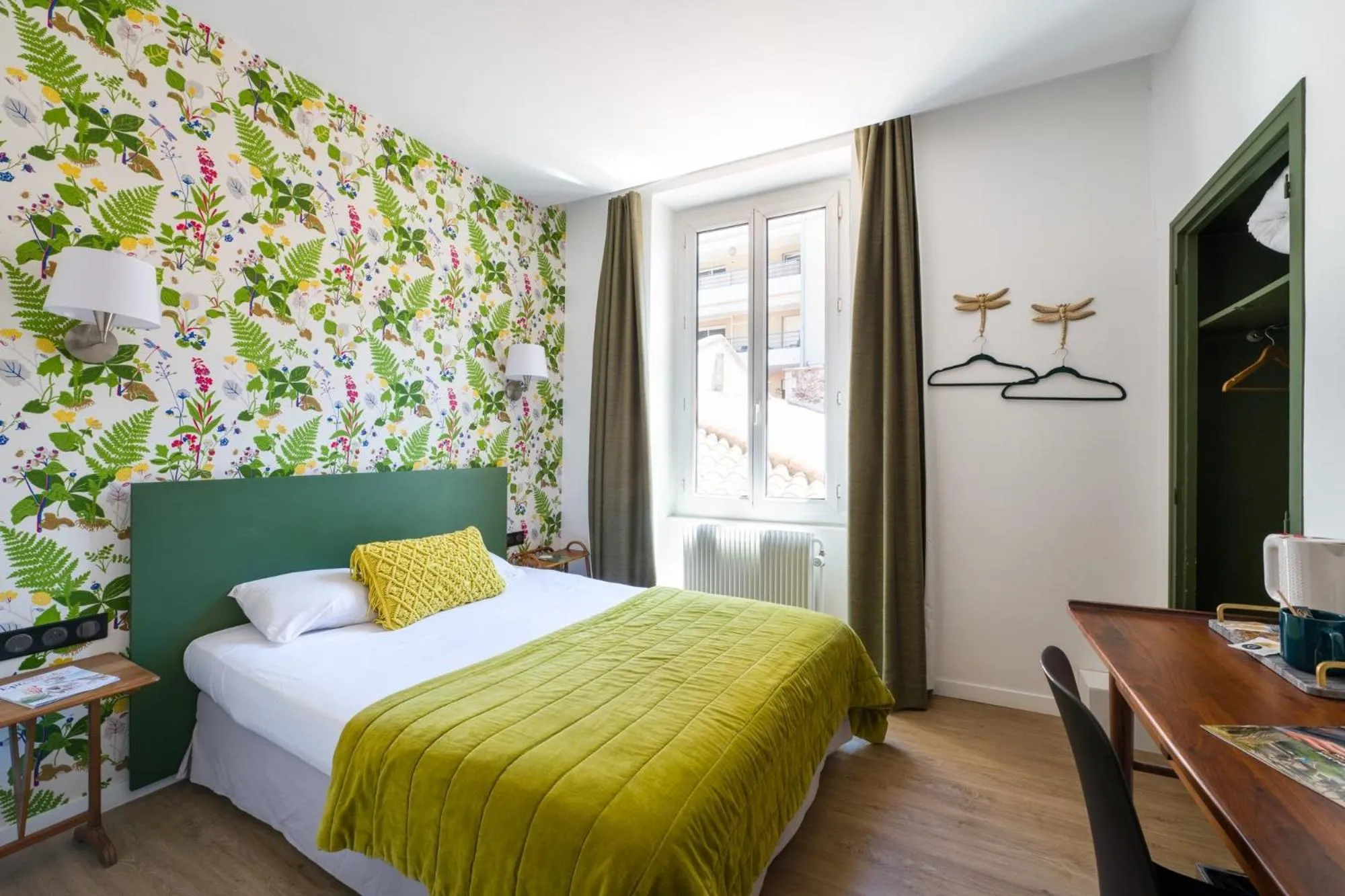 Bed in Grand Hotel De La Poste - Lyon Sud - Vienne