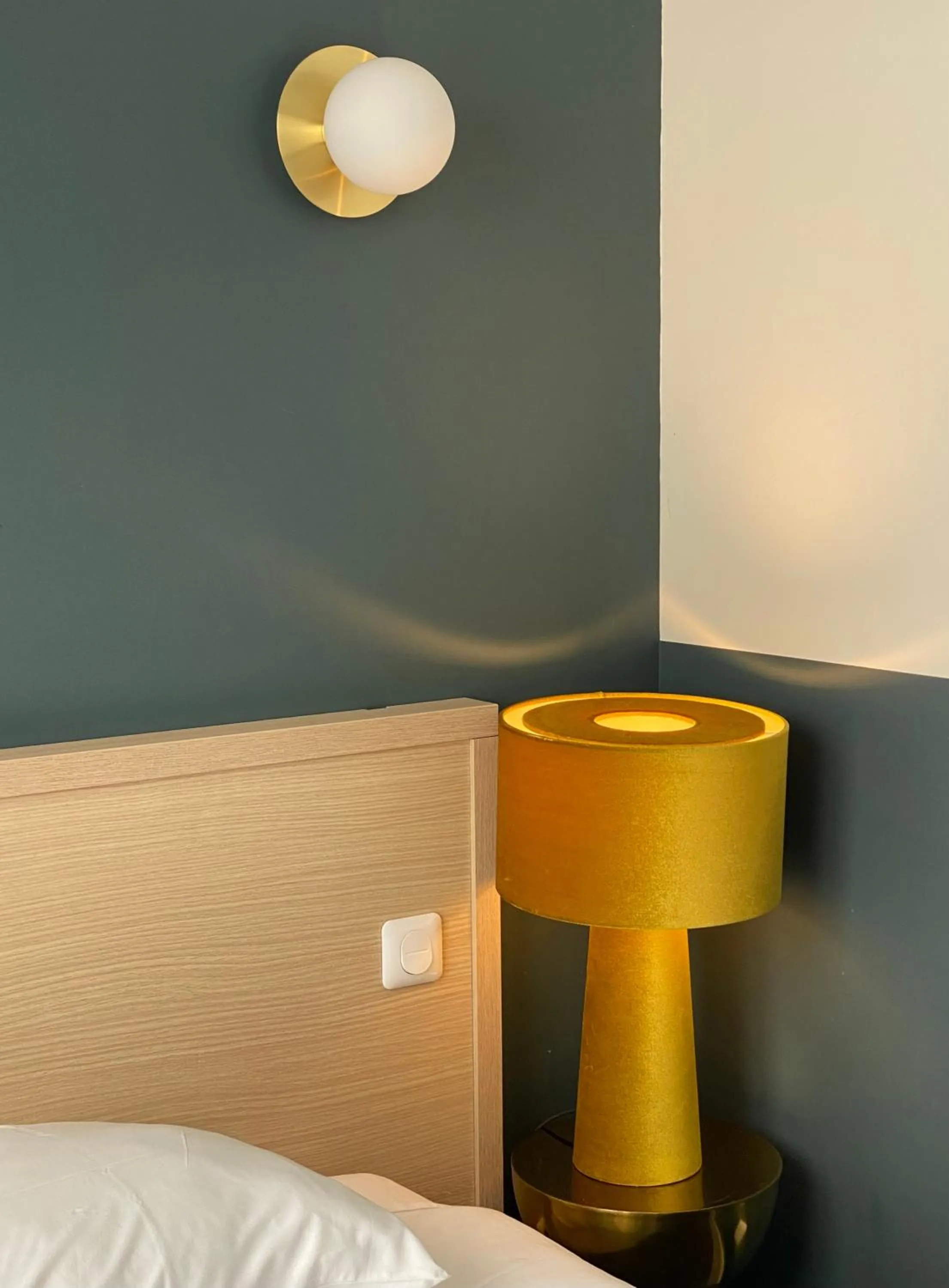 Bedroom, Bed in Hotel Saint Louis