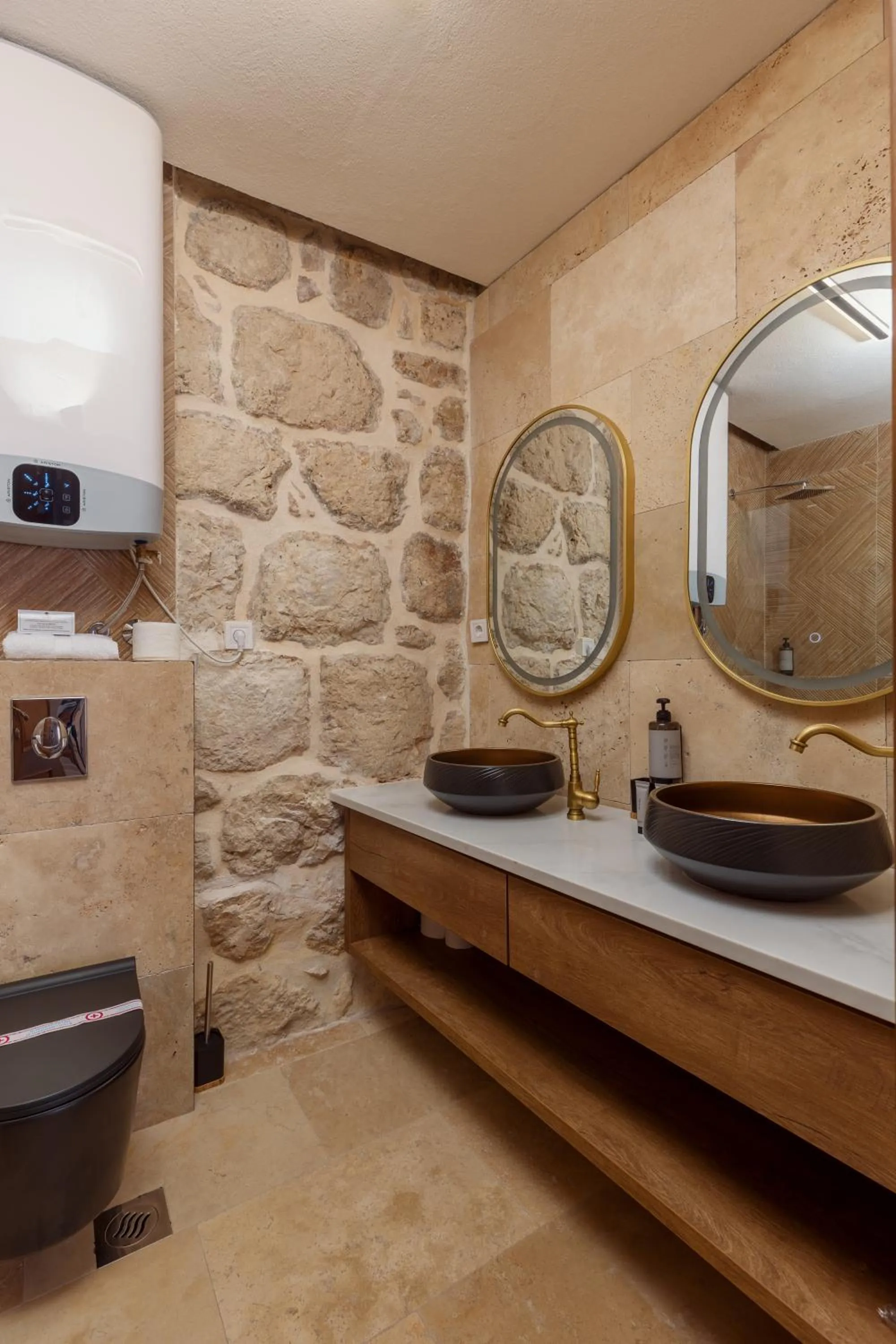 Conte Hotel & Restaurant