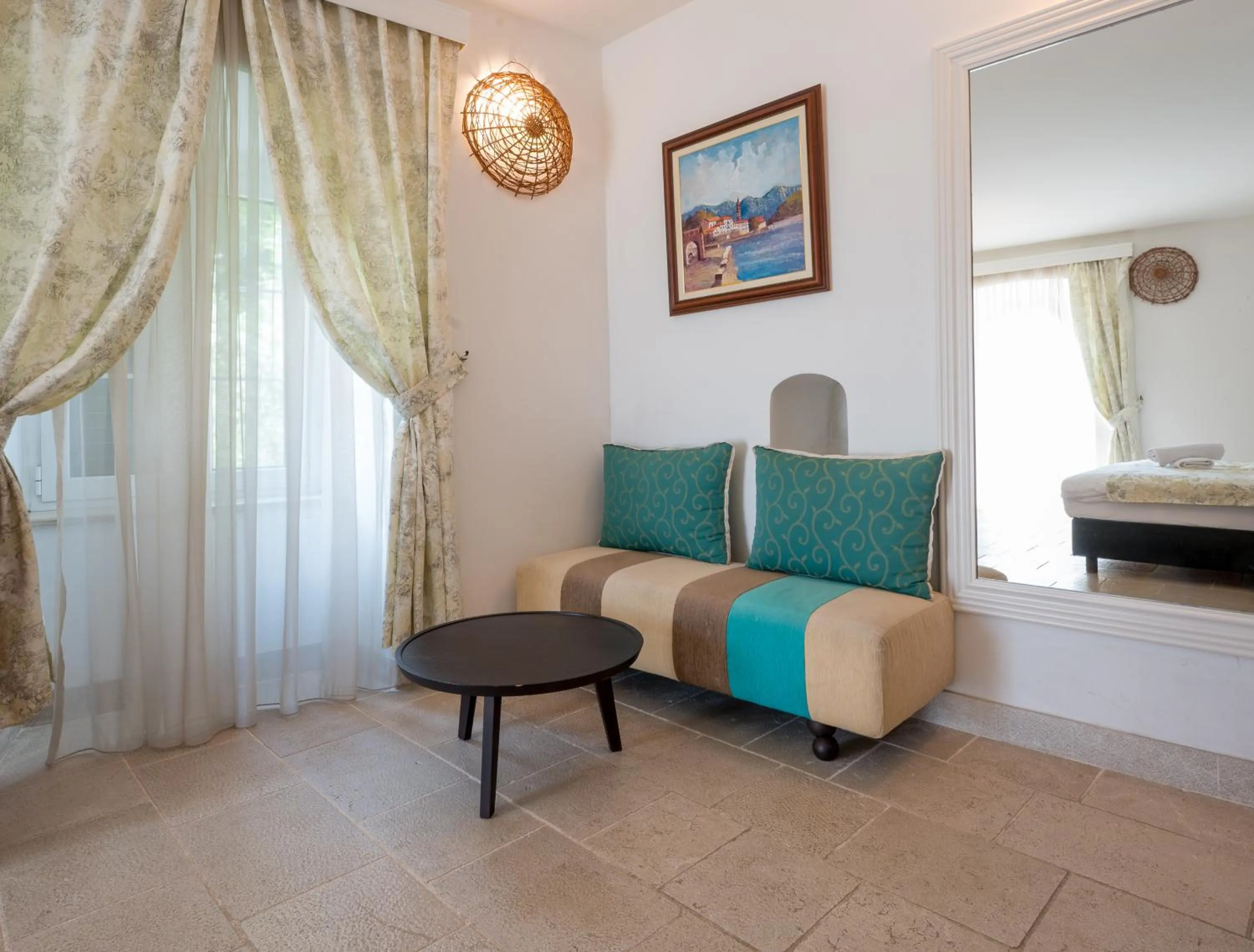 Conte Hotel & Restaurant