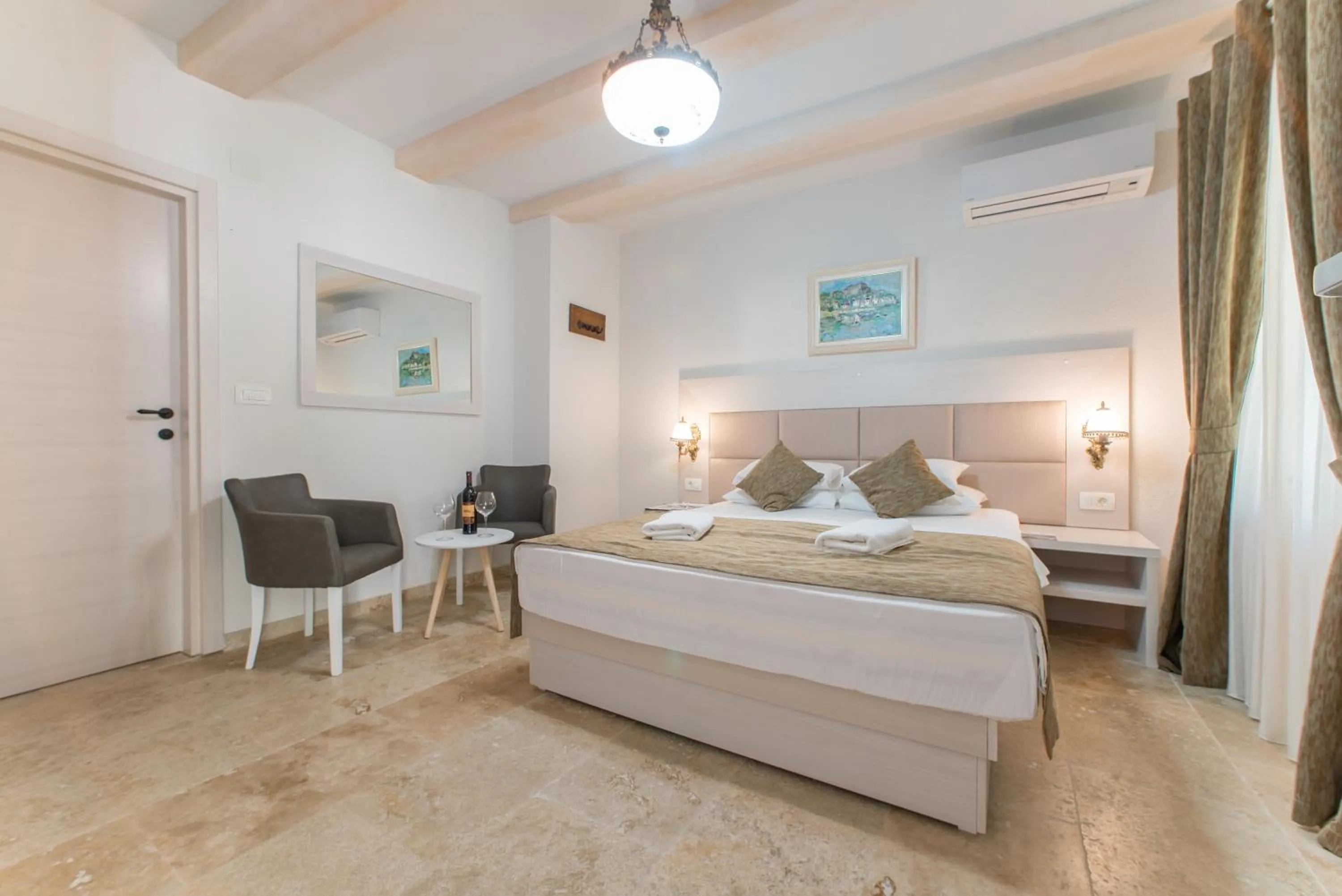 Bed in Conte Hotel & Restaurant