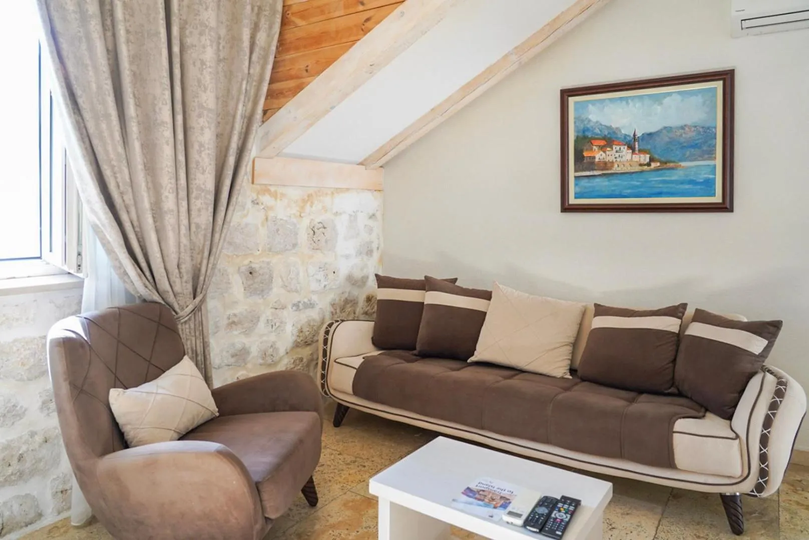 Conte Hotel & Restaurant