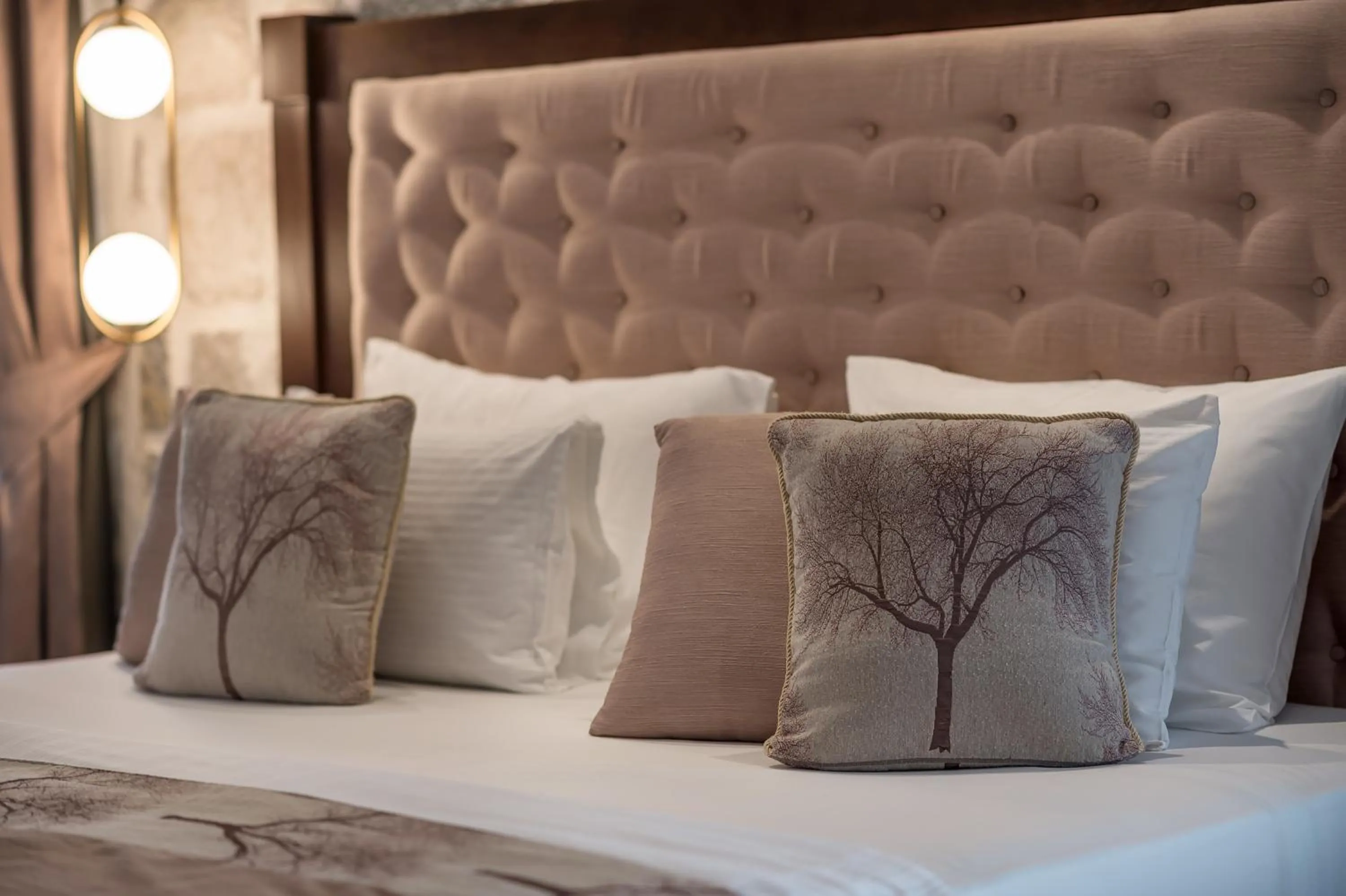 Bed in Conte Hotel & Restaurant