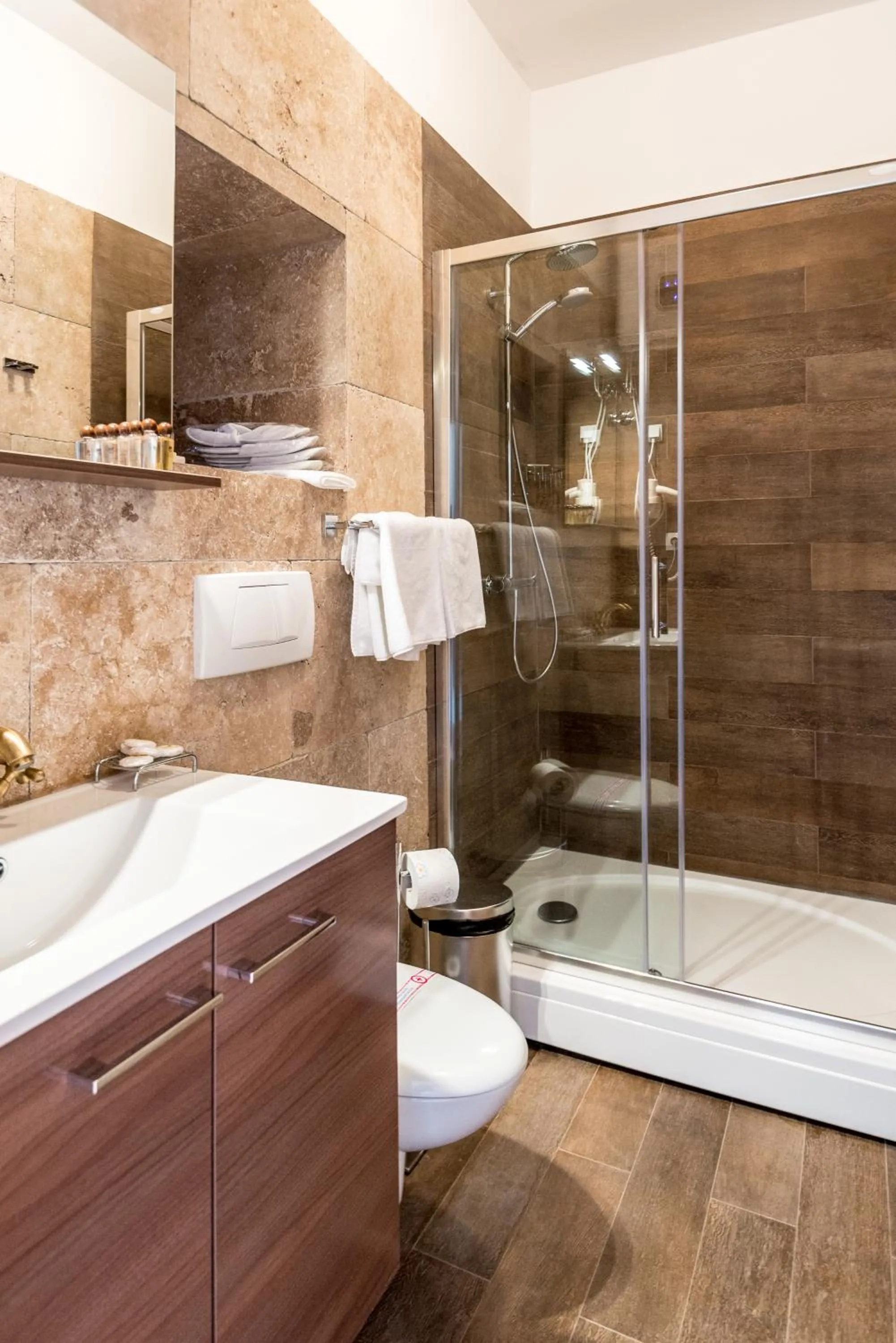 Bathroom in Conte Hotel & Restaurant