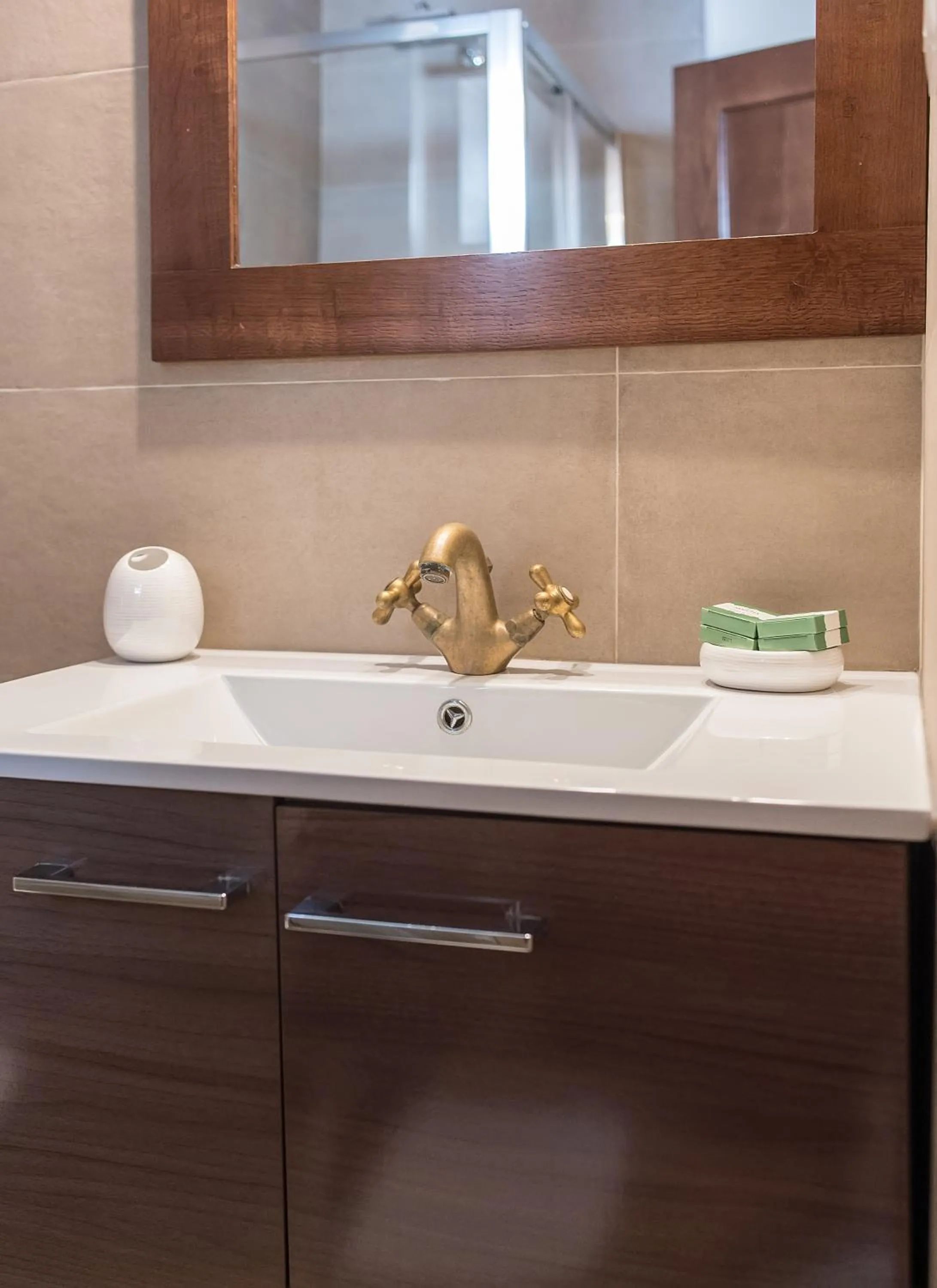 Conte Hotel & Restaurant