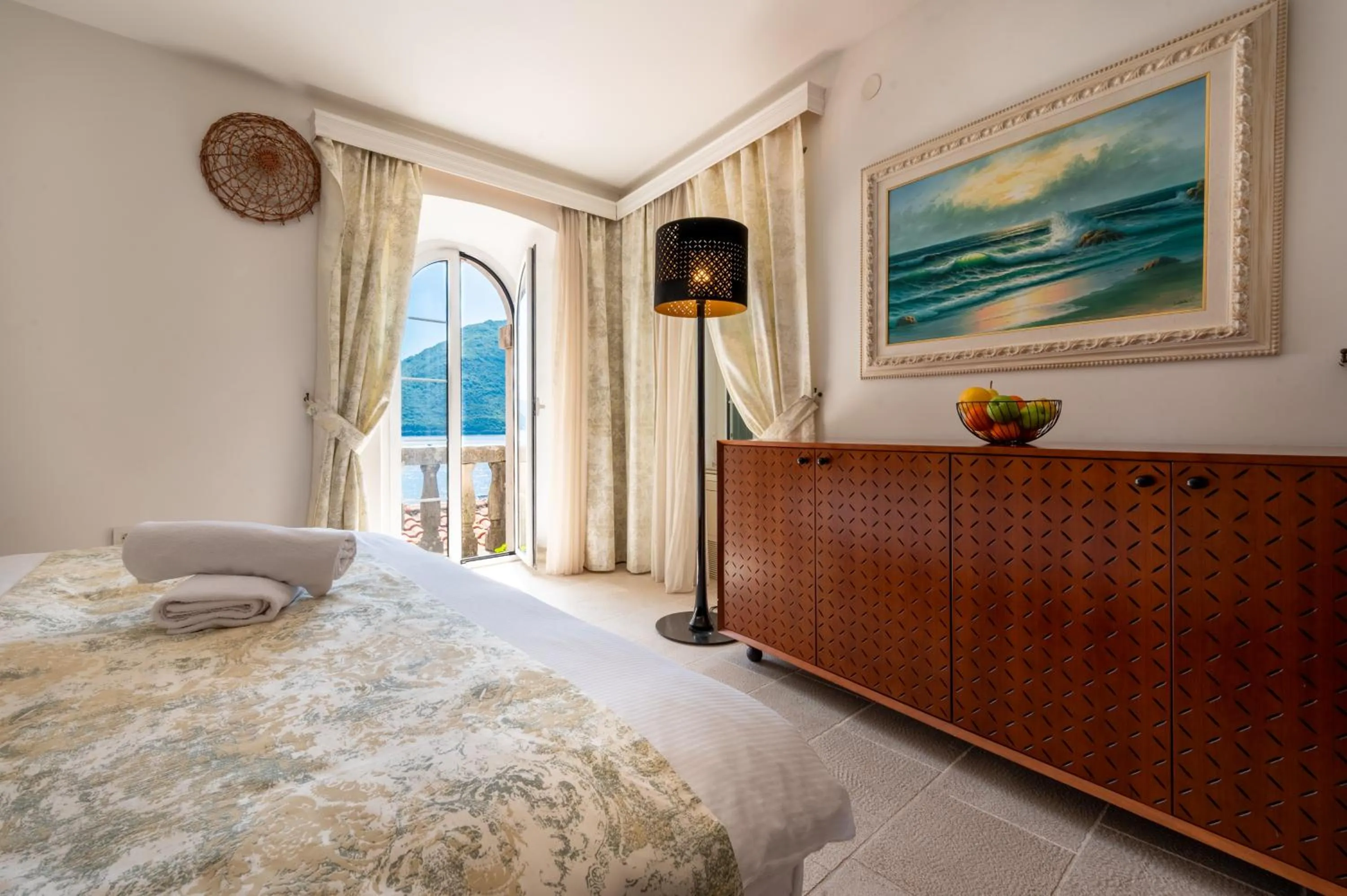 Bed in Conte Hotel & Restaurant