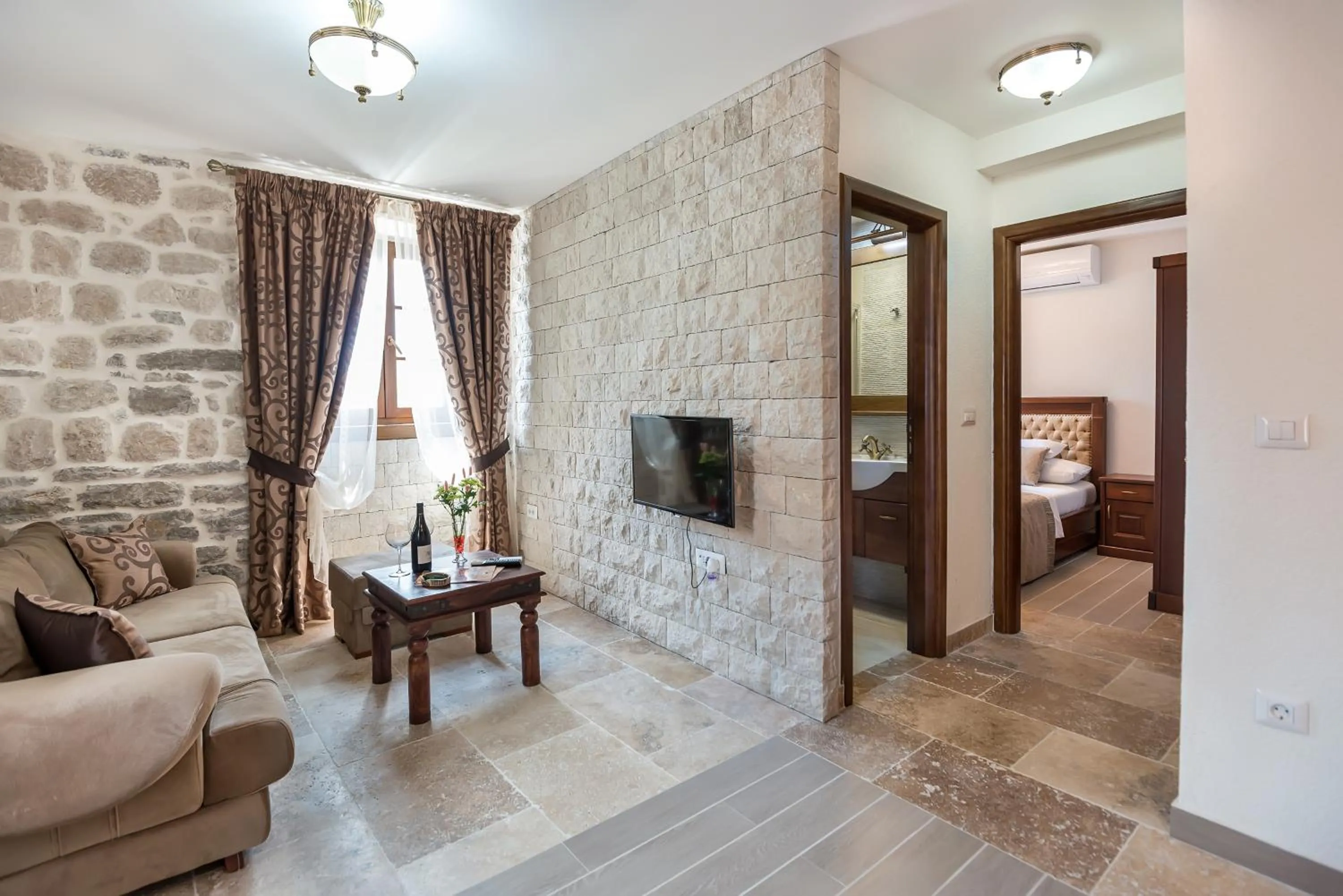 Bed in Conte Hotel & Restaurant