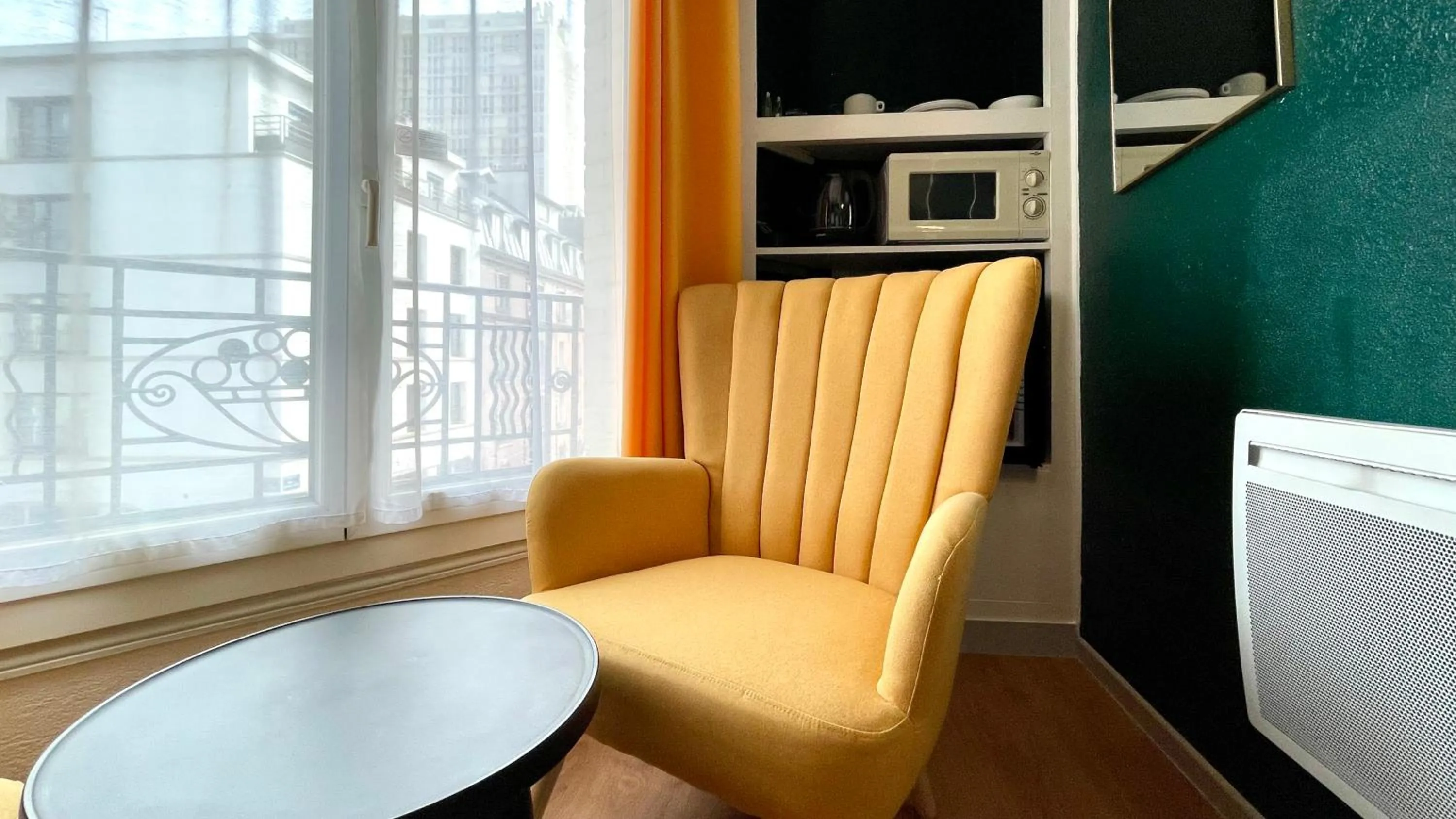 Seating area in Boulogne Résidence Hotel