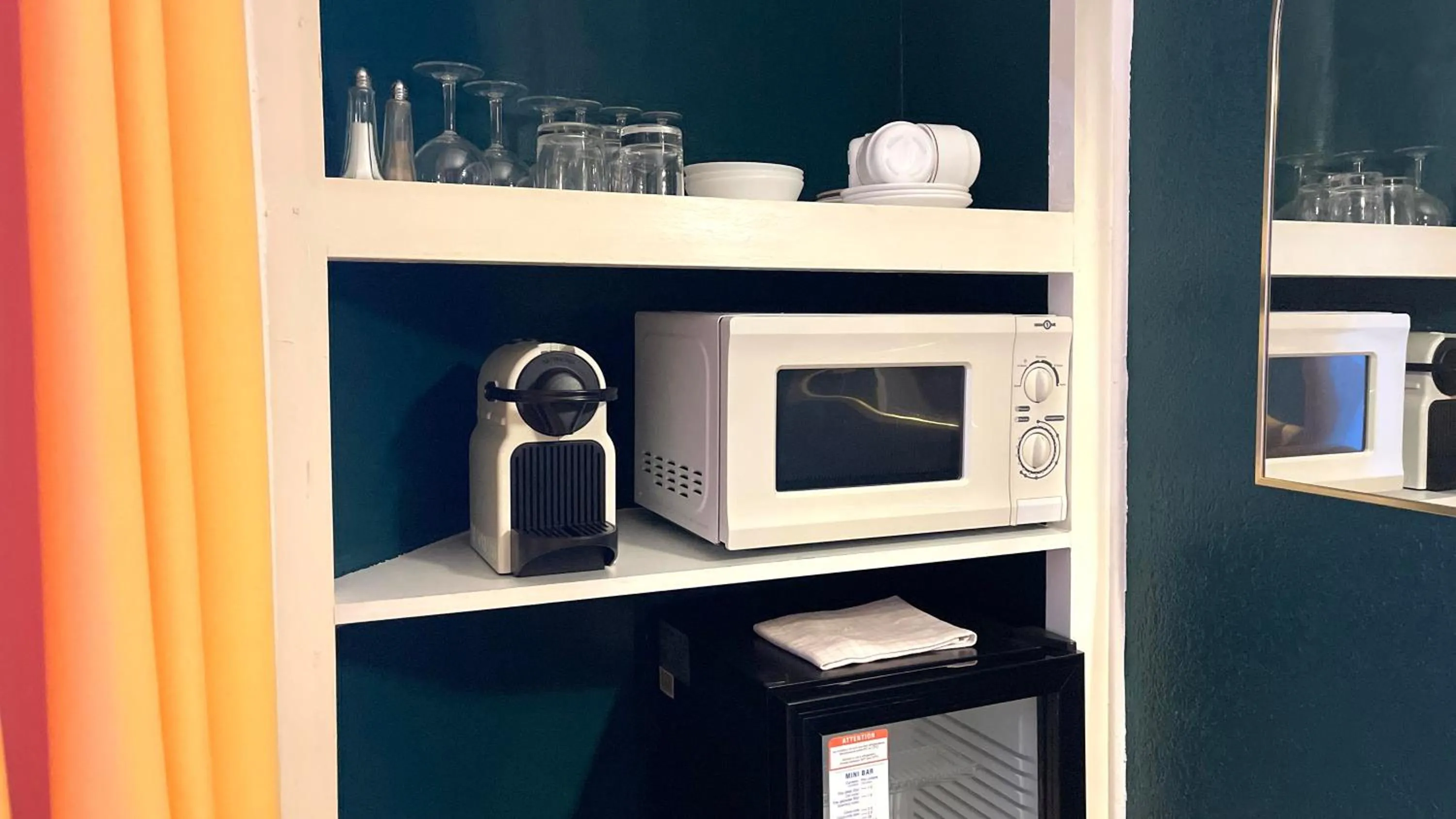 minibar in Boulogne Résidence Hotel