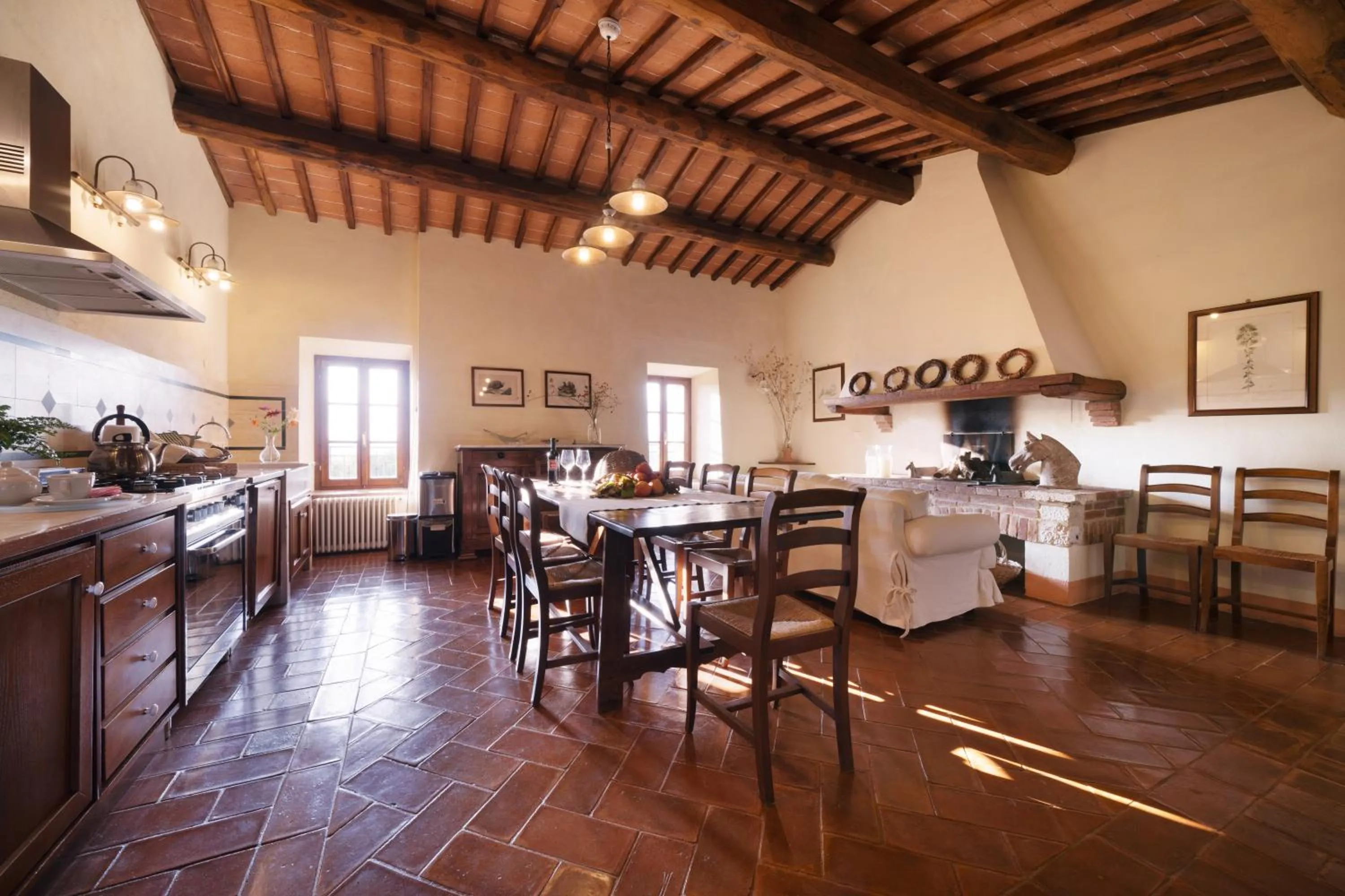 Kitchen or kitchenette in Villa Montecastello
