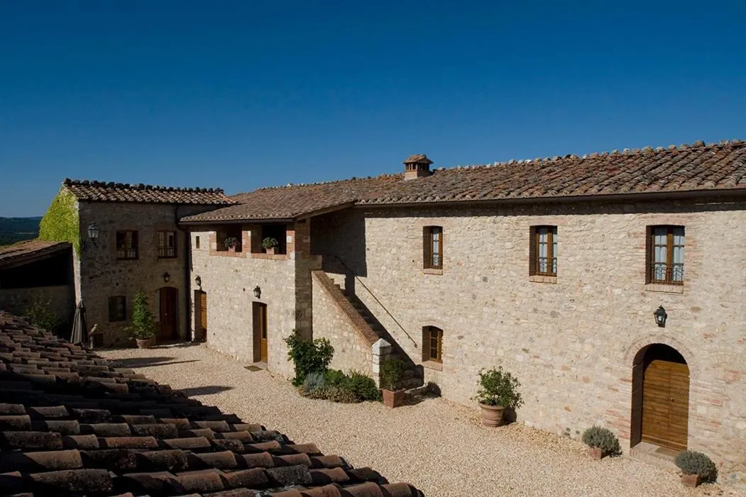 Facade/entrance in Villa Montecastello