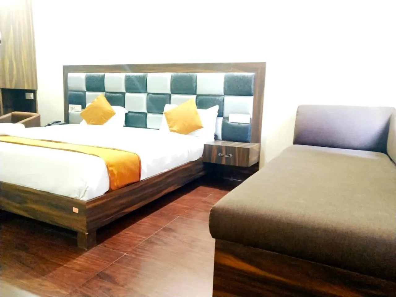 Bedroom, Bed in Hotel Sukhman Residency