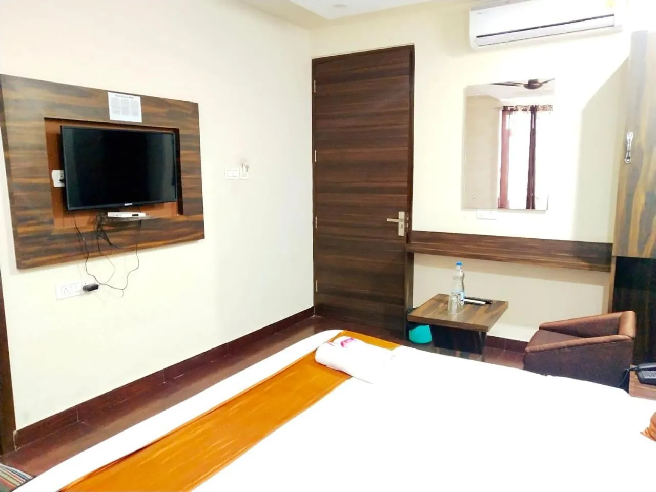 Bedroom, Bed in Hotel Sukhman Residency