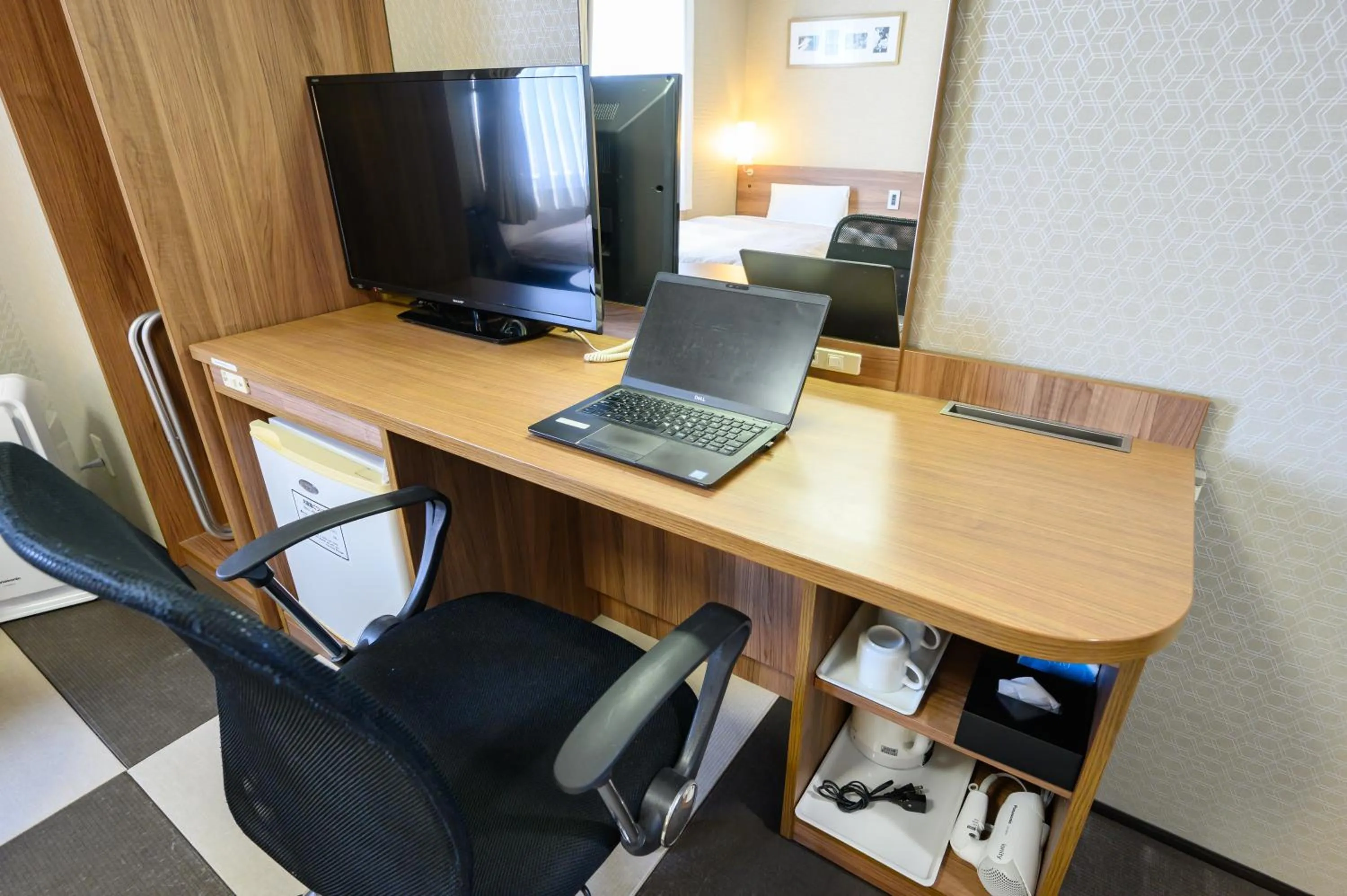 Photo of the whole room in Hotel Econo Kameyama