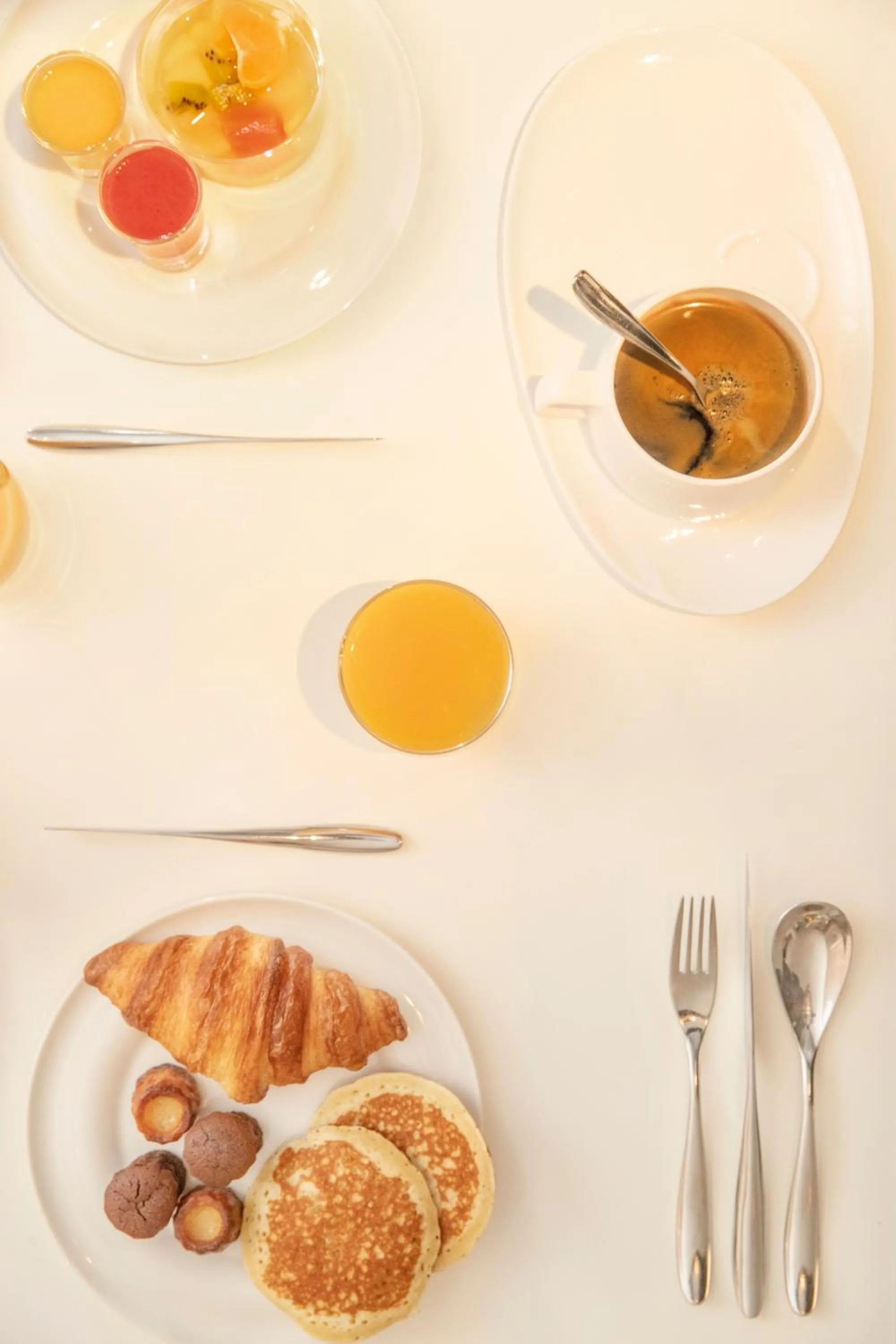 Breakfast in Hôtel Le B d'Arcachon by Inwood Hotels