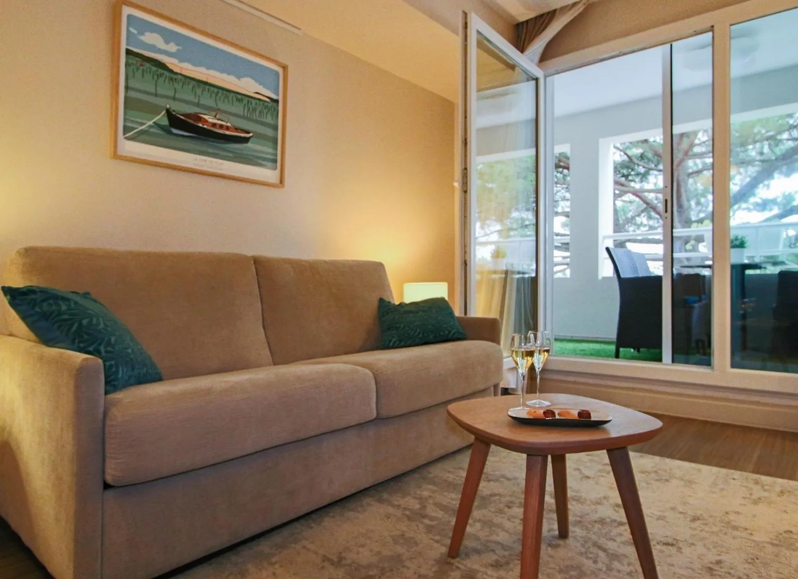 Bedroom in Hôtel Le B d'Arcachon by Inwood Hotels