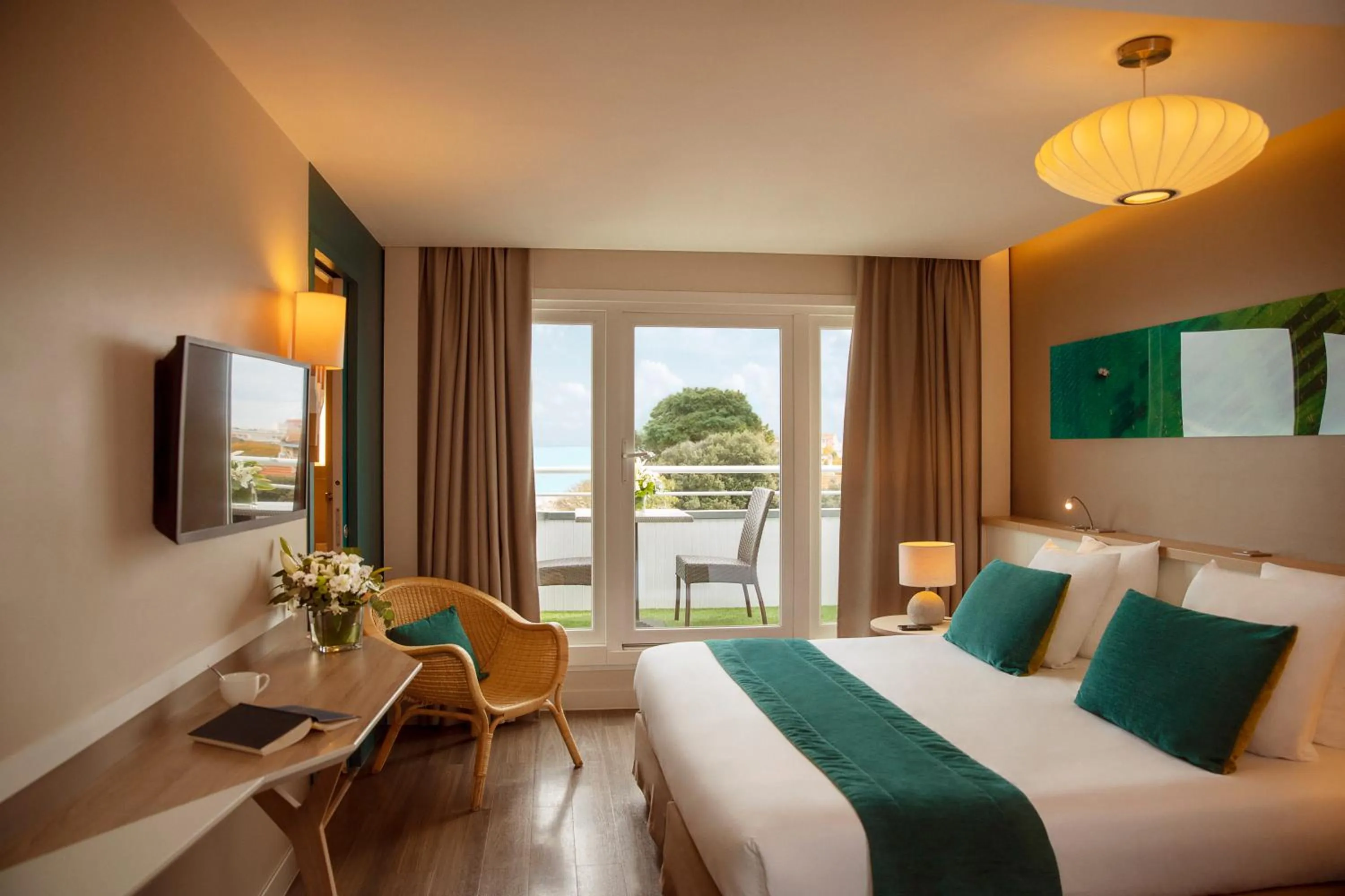 Sea view, Bed in Hôtel Le B d'Arcachon by Inwood Hotels