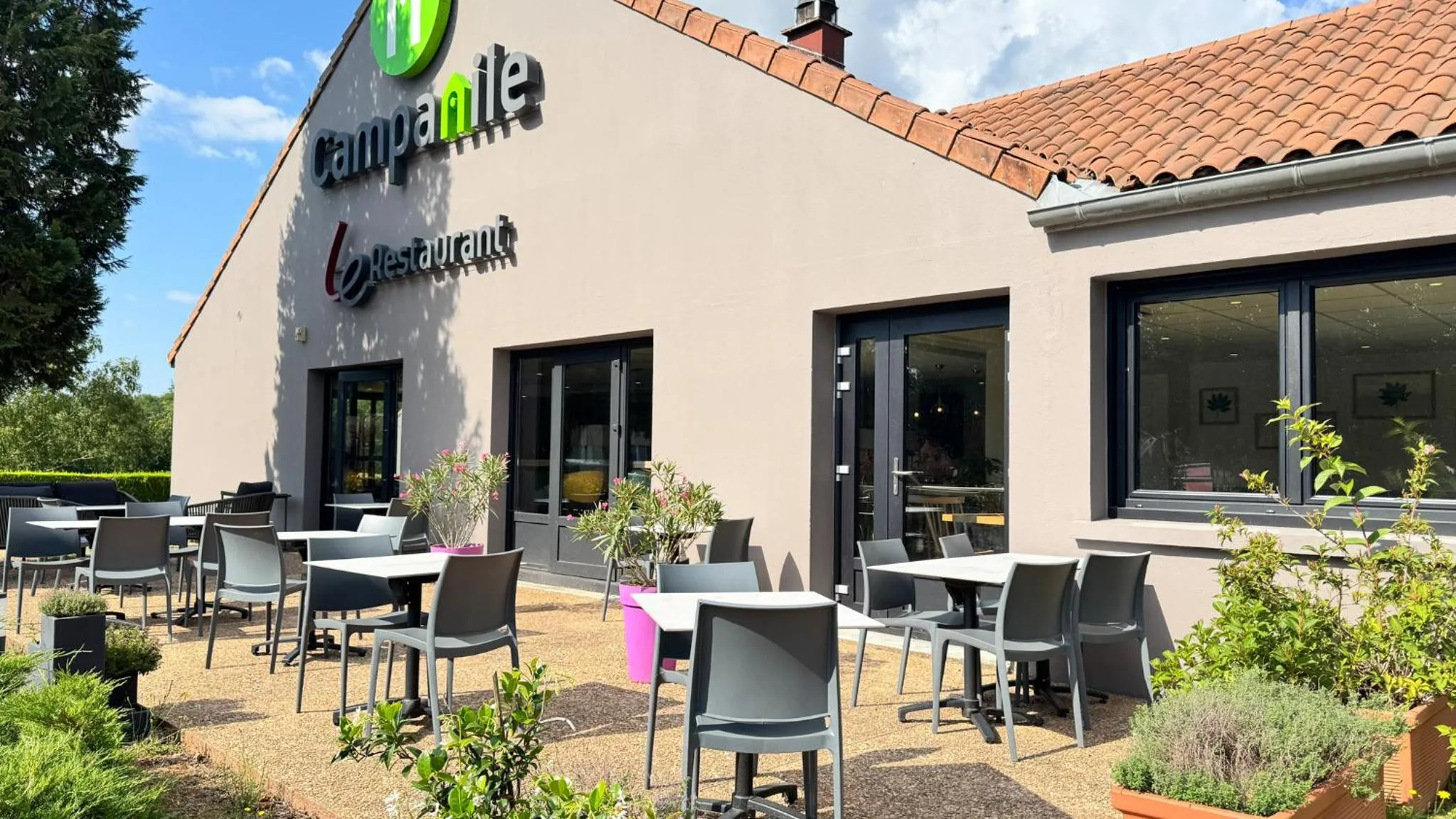 Patio in Campanile Limoges Nord