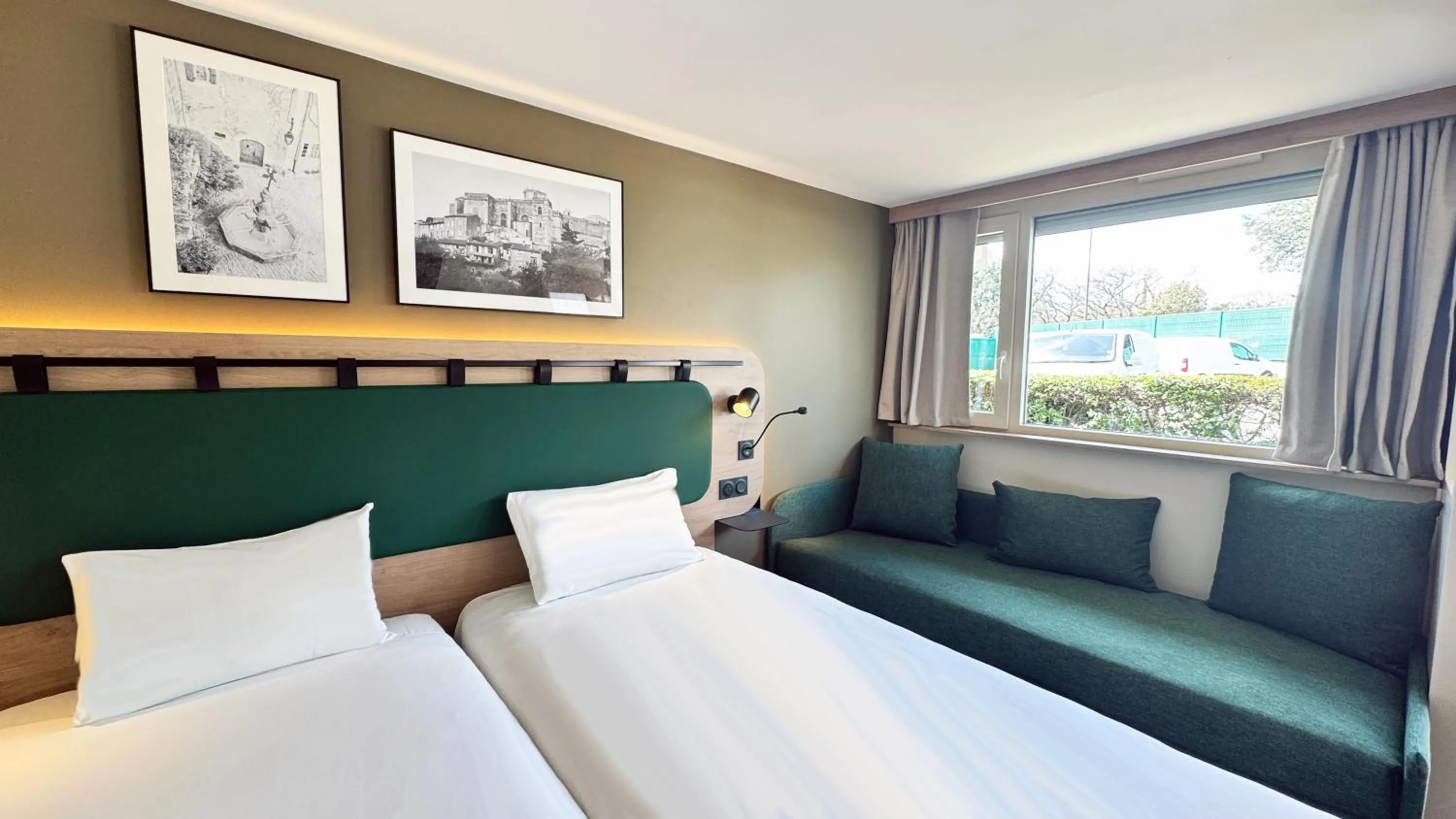 Bed in Campanile Limoges Nord