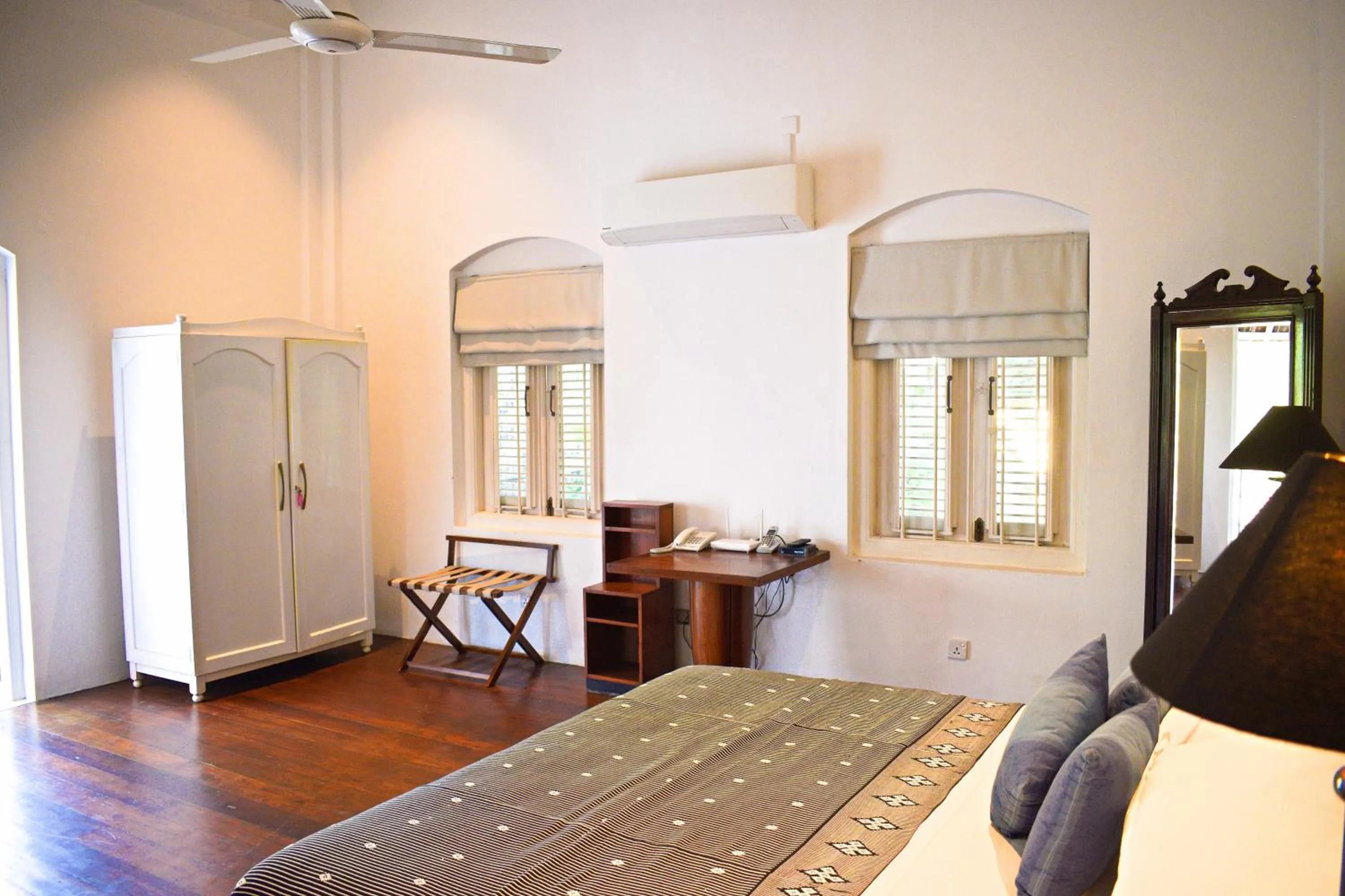 Bedroom in De Saram House by Geoffrey Bawa