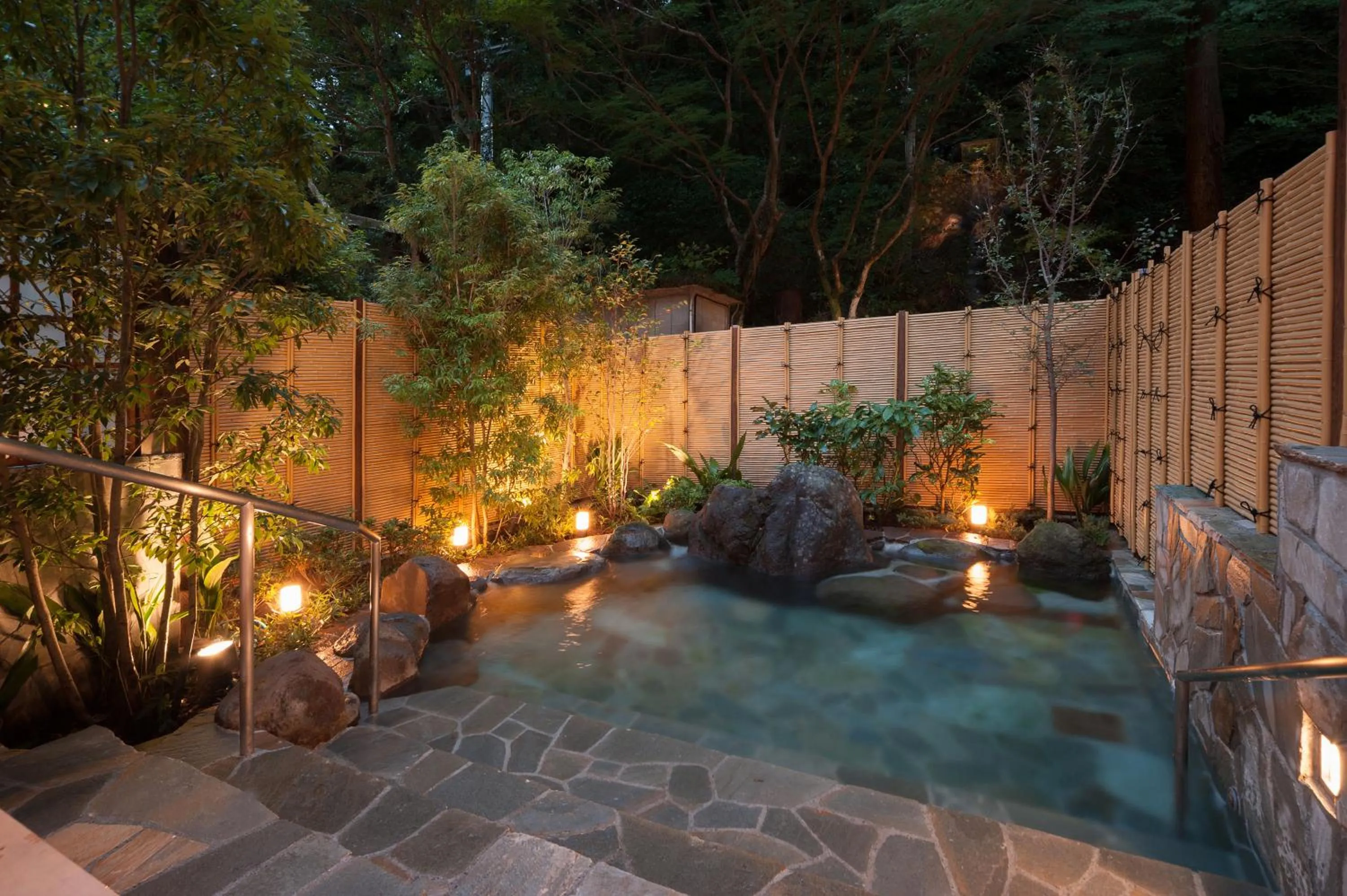 Hot Spring Bath in KANSUIRO ANNEX