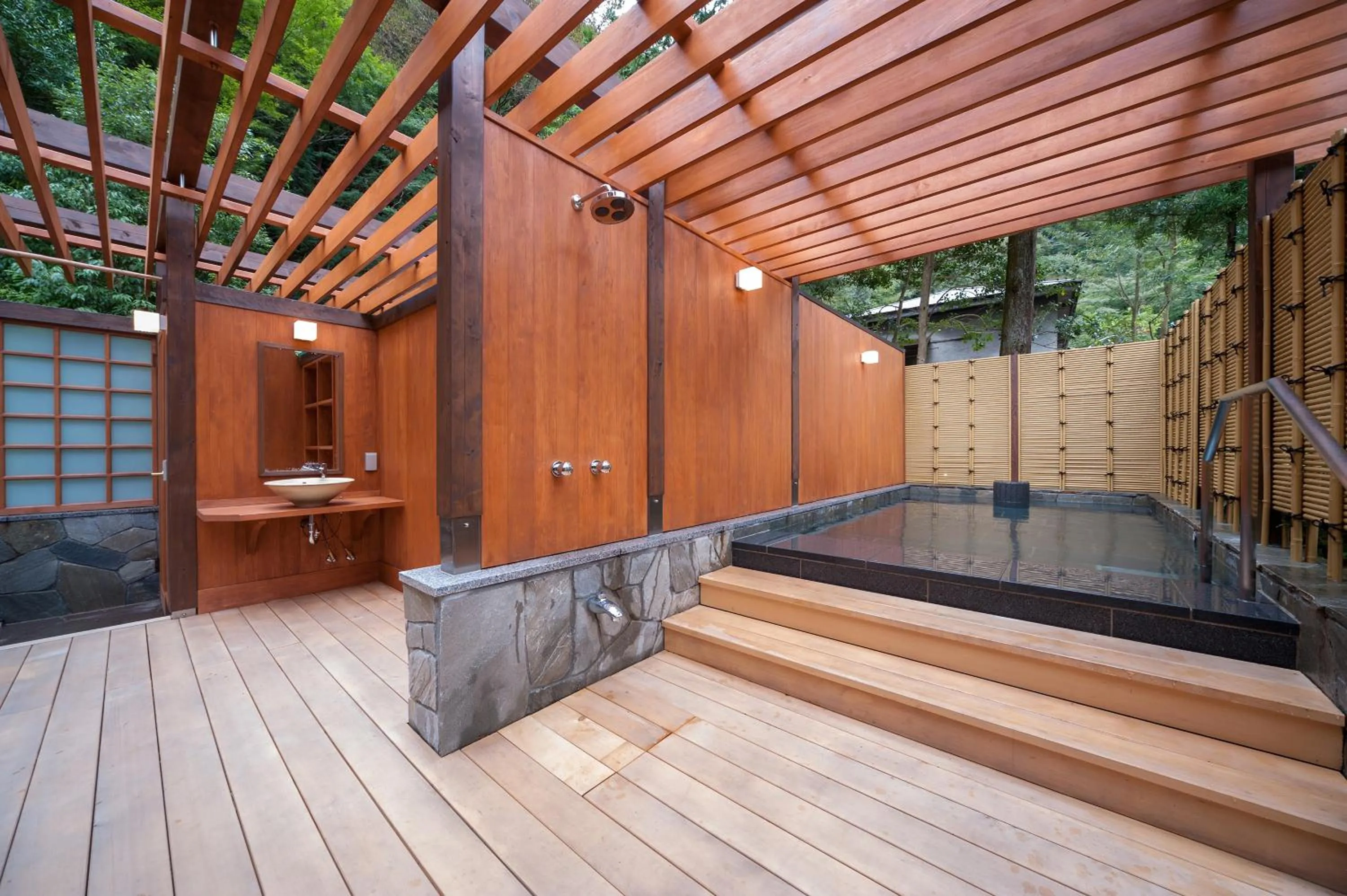 Hot Spring Bath in KANSUIRO ANNEX