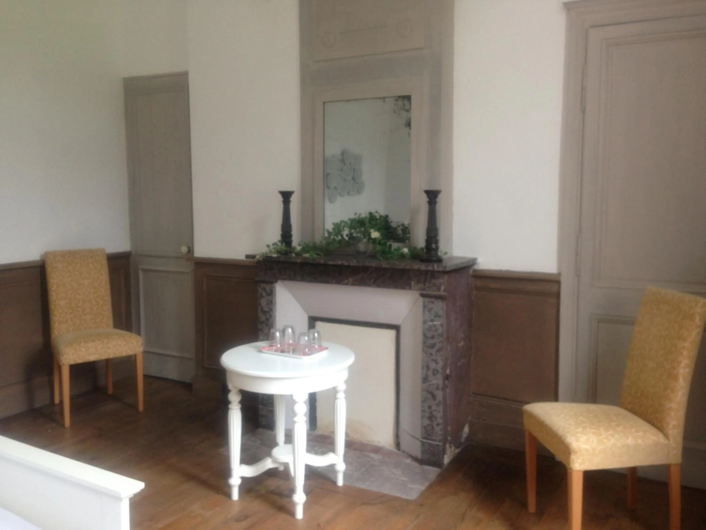 Decorative detail in Le Château de Grèges