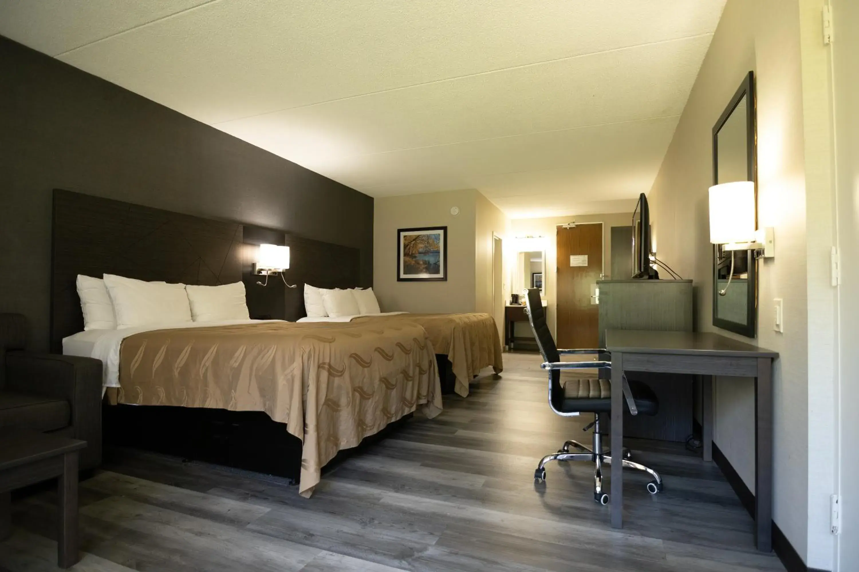 Queen Suite With Two Queen Beds Non Smoking in Quality Inn & Suites Danbury near University Queen Suite With Two Queen Beds Non Smoking in Quality Inn & Suites Danbury near University